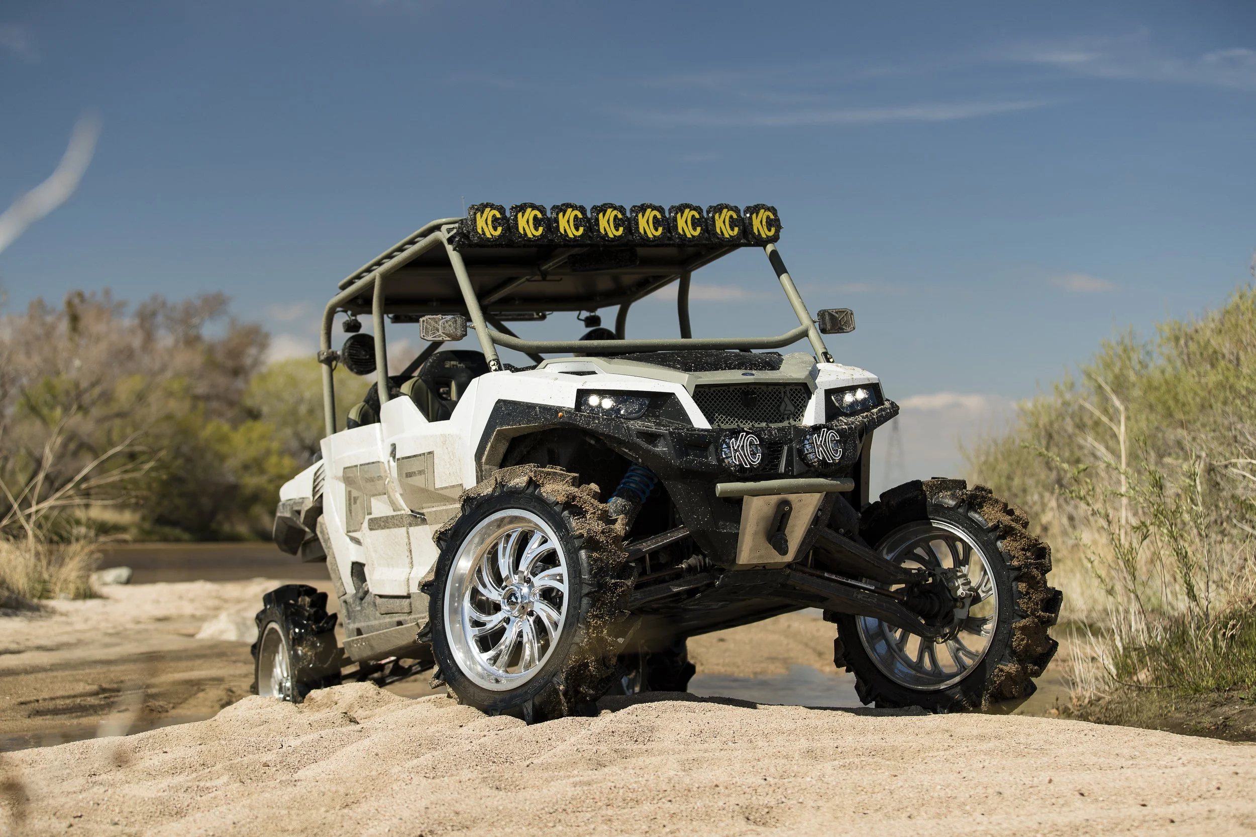 C D203 Fuel Kompressor - Polaris General - 8839.jpg