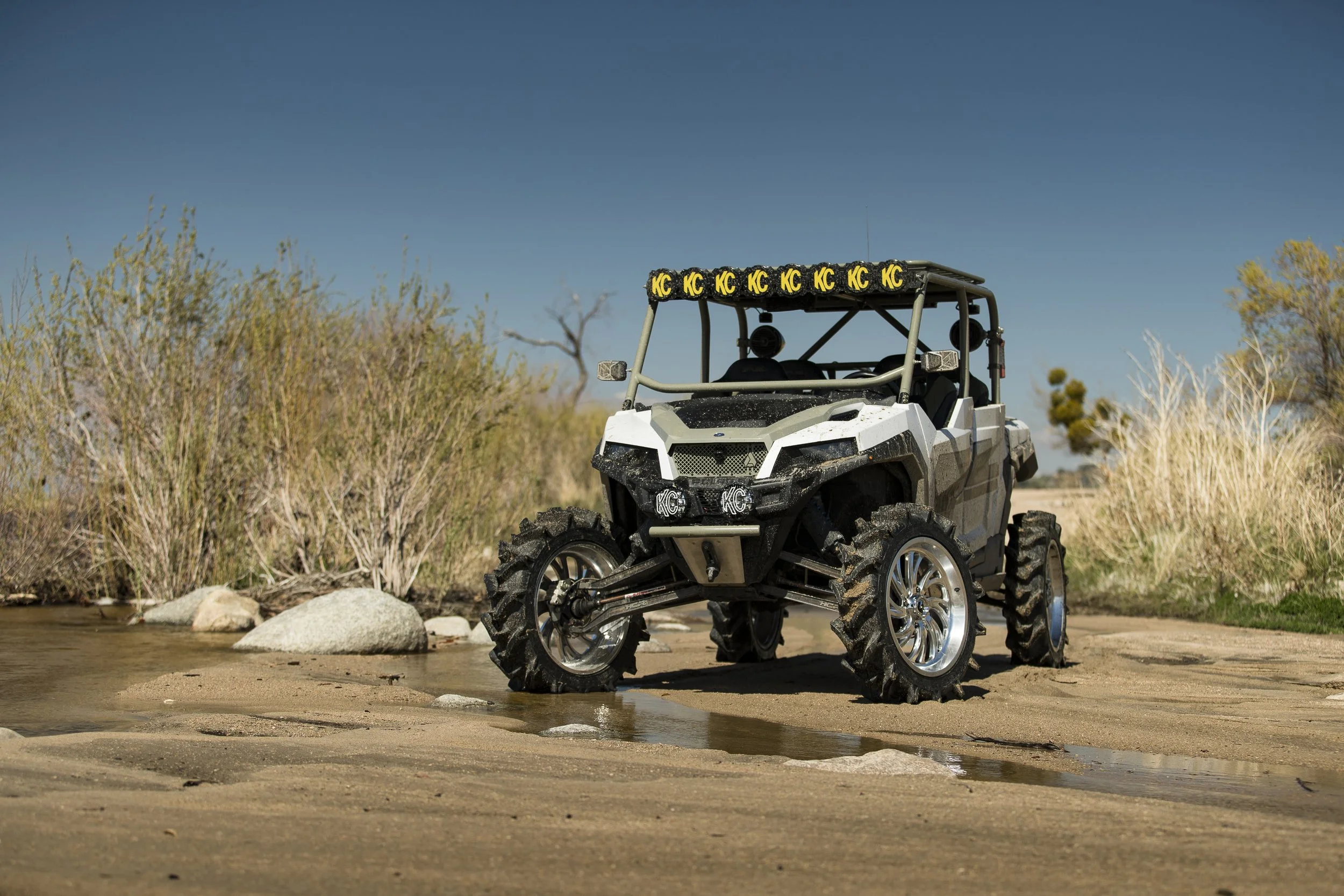 C D203 Fuel Kompressor - Polaris General - 8807.jpg