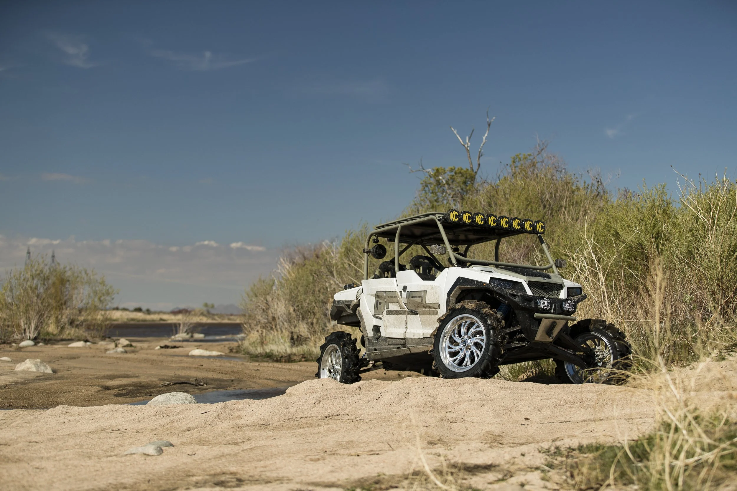 C D203 Fuel Kompressor - Polaris General - 8834.jpg