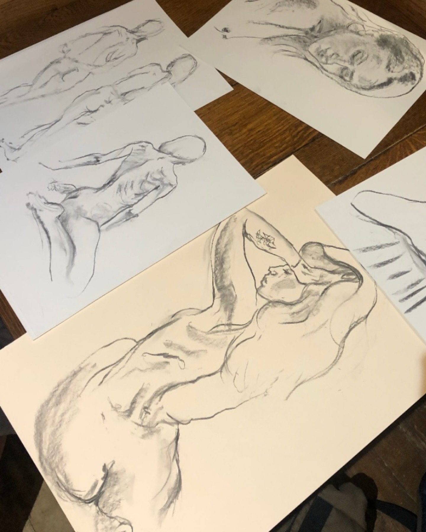 Some drawings from this week ✍🏻😍 Come along and join us @thecrabtreew6 for our next life drawing event on Wednesday! &pound;15 pp - link in bio for tickets or dm to book 

#lifedrawing #lifemodel #lifedrawinglondon #lifedrawingevent #artevent