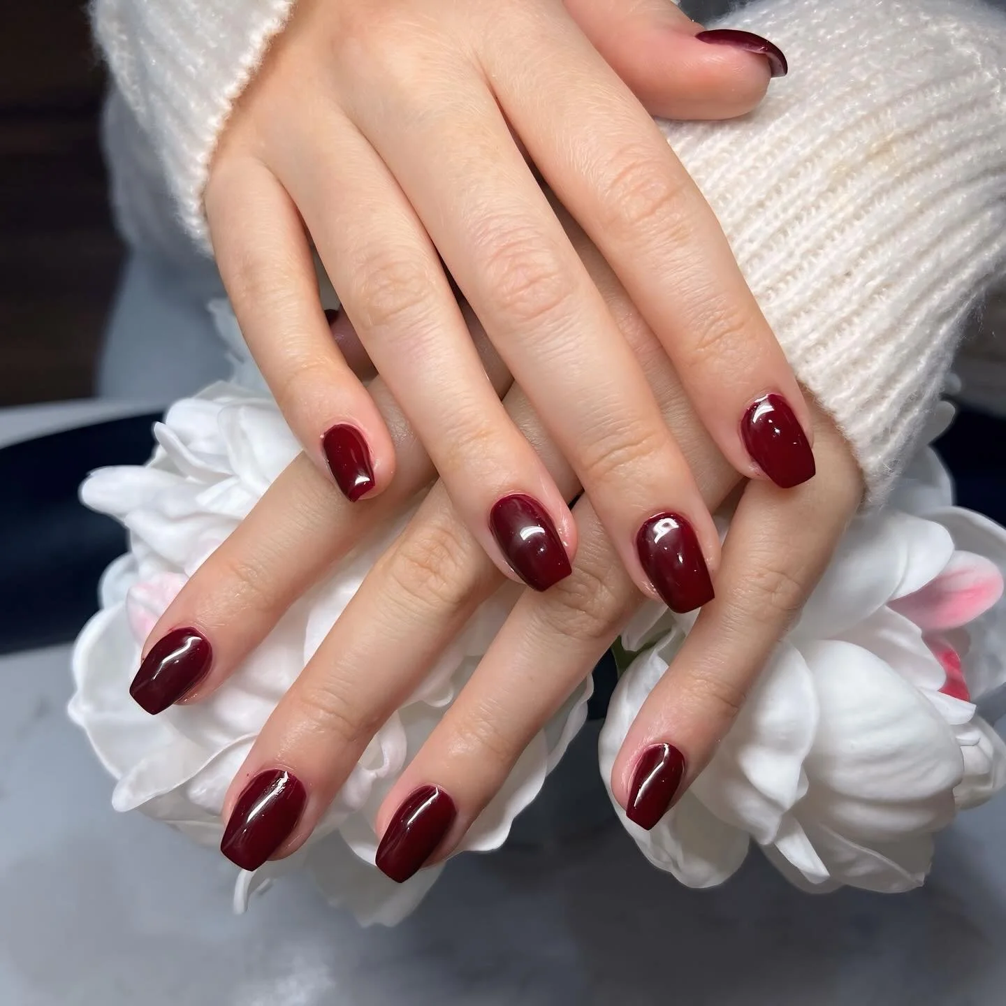 The most gorgeous color for the season 😻

📍461 Main Street, Melrose MA
☎️ 781 662 0748

Hand painted nail art 💕🫶

#MelroseSalon #MelroseMA #NailArt #SalonLife #BeautyInMelrose #NailDesign #HairAndNails #PamperYourself #LocalSalon #MelroseBeauty #