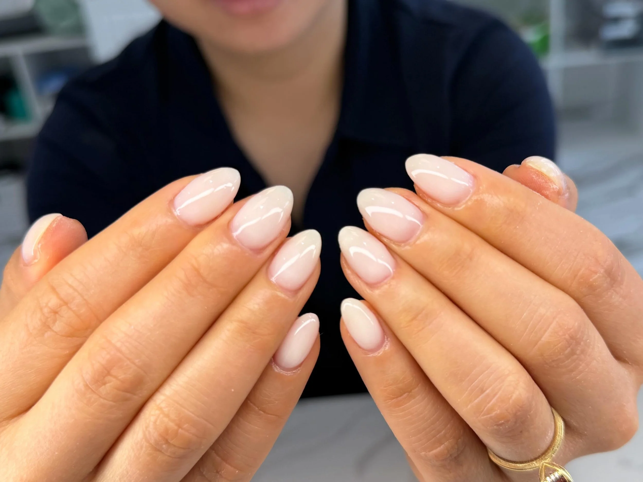 Perfect bridal nails for @virgcoolbeans 
CONGRATULATIONS 💍🍾

#buildergel #milkynails #biab #melrosema #thegelbottle