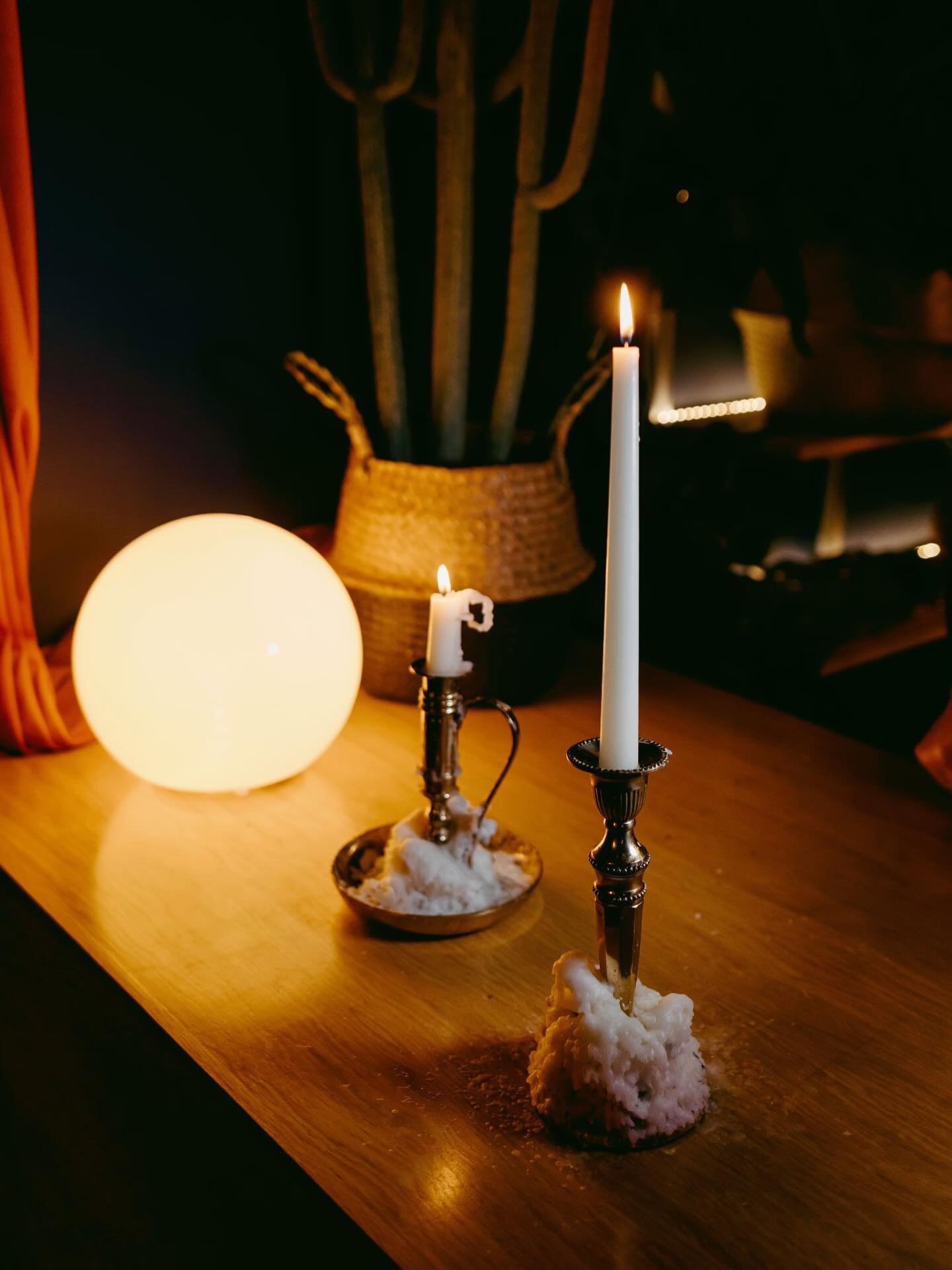 Where candlelight meets cultura &mdash; a cozy corner glowing with coraz&oacute;n and tradici&oacute;n ✨🕯️🌵
Come see us 5-10pm. #supportlocalbusiness .
.
.
Photography : @elloruthie.collection 
#madrina #authenticmexicanfood🇲🇽 #latinaowned #tacos