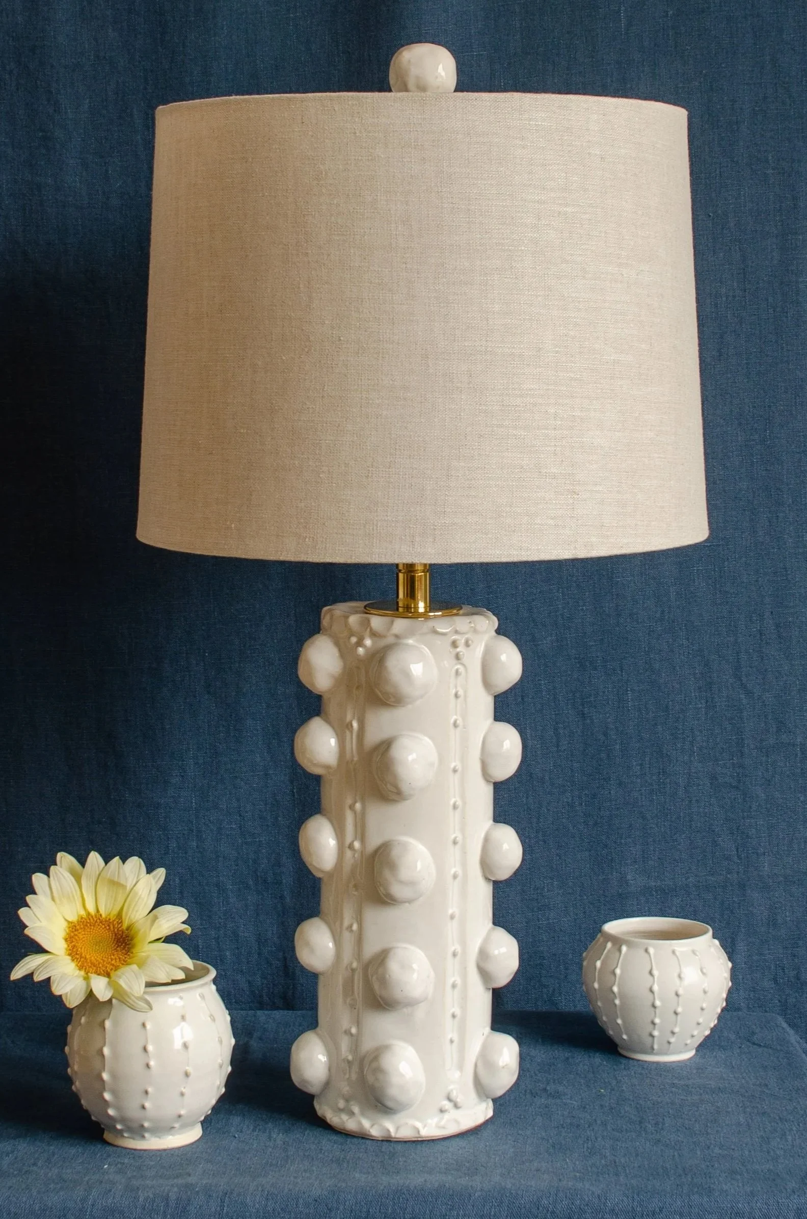 Lamp and small vases