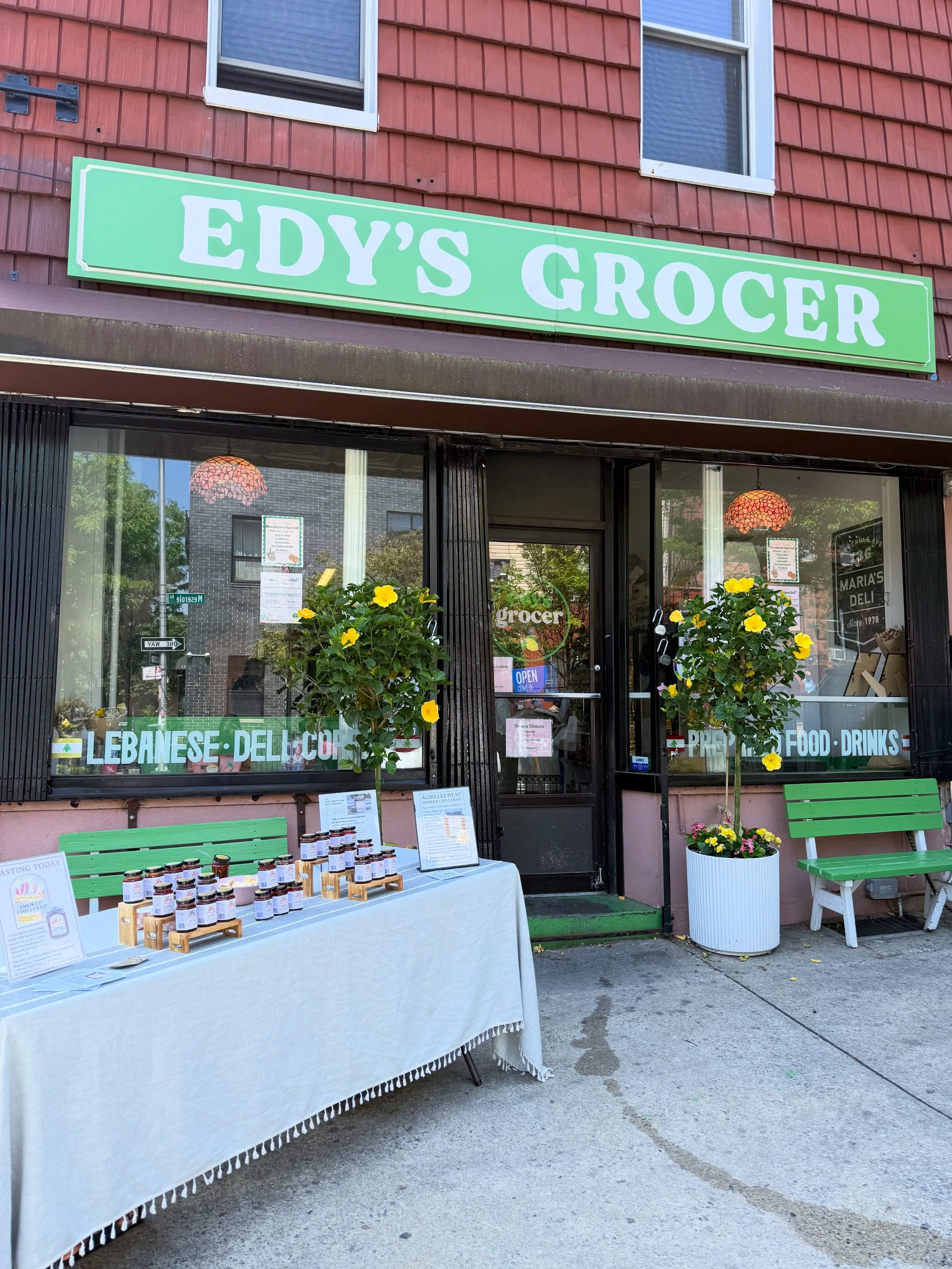Achilles Heat&reg; Smoked Chili Crisp is officially now stocked on the shelves at @edysgrocer in Greenpoint, Brooklyn. 🌶🔥

After an incredible tasting demo two weeks ago that completely sold out, we&rsquo;re excited to finally announce that you can