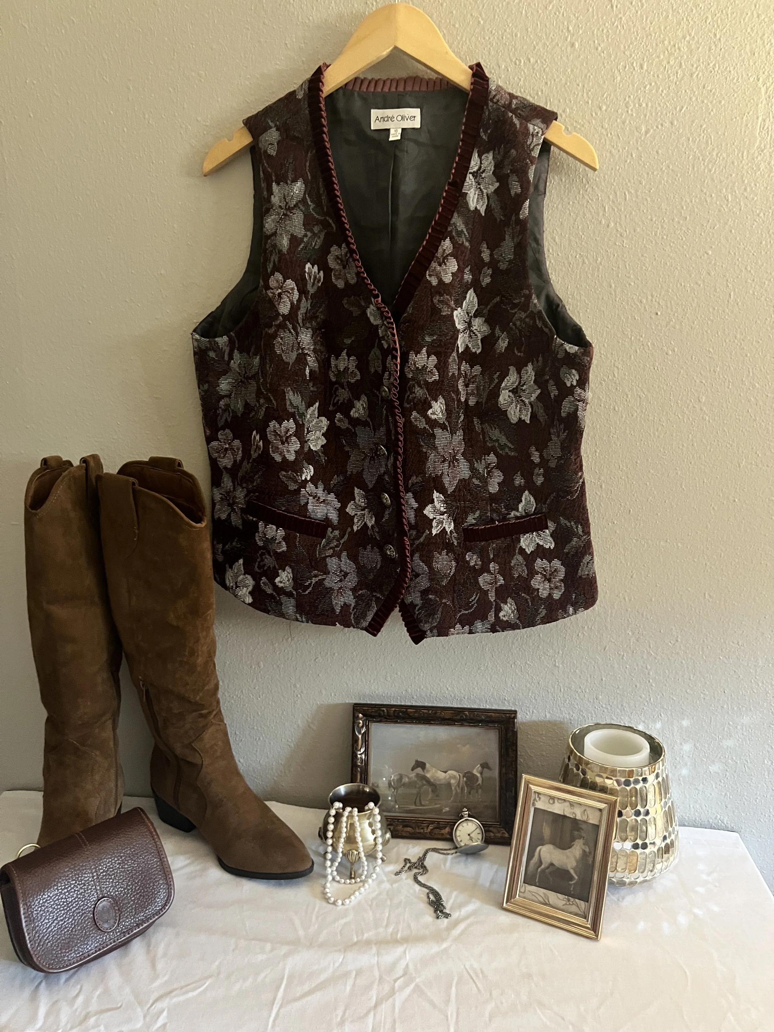 Vintage Style Brocade Button-Up Vest. Size: 16