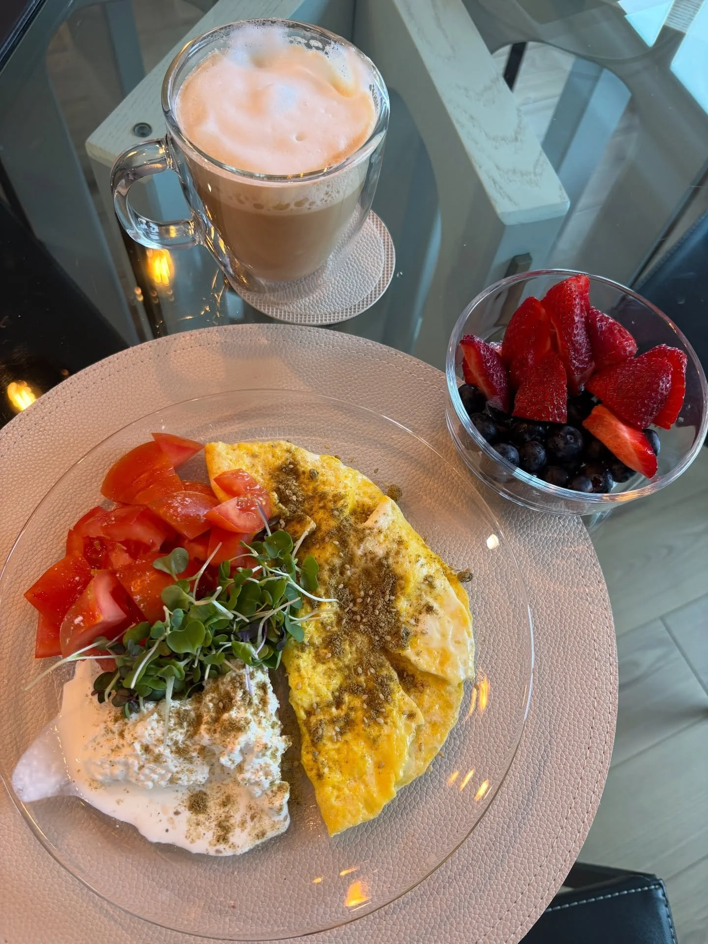 Passover edition🫶🏼
Lot&rsquo;s of family time, delicious homemade meals, keeping traditions, and alwaysss focusing on how I can fuel myself to keep the balance that makes me feel good!💕