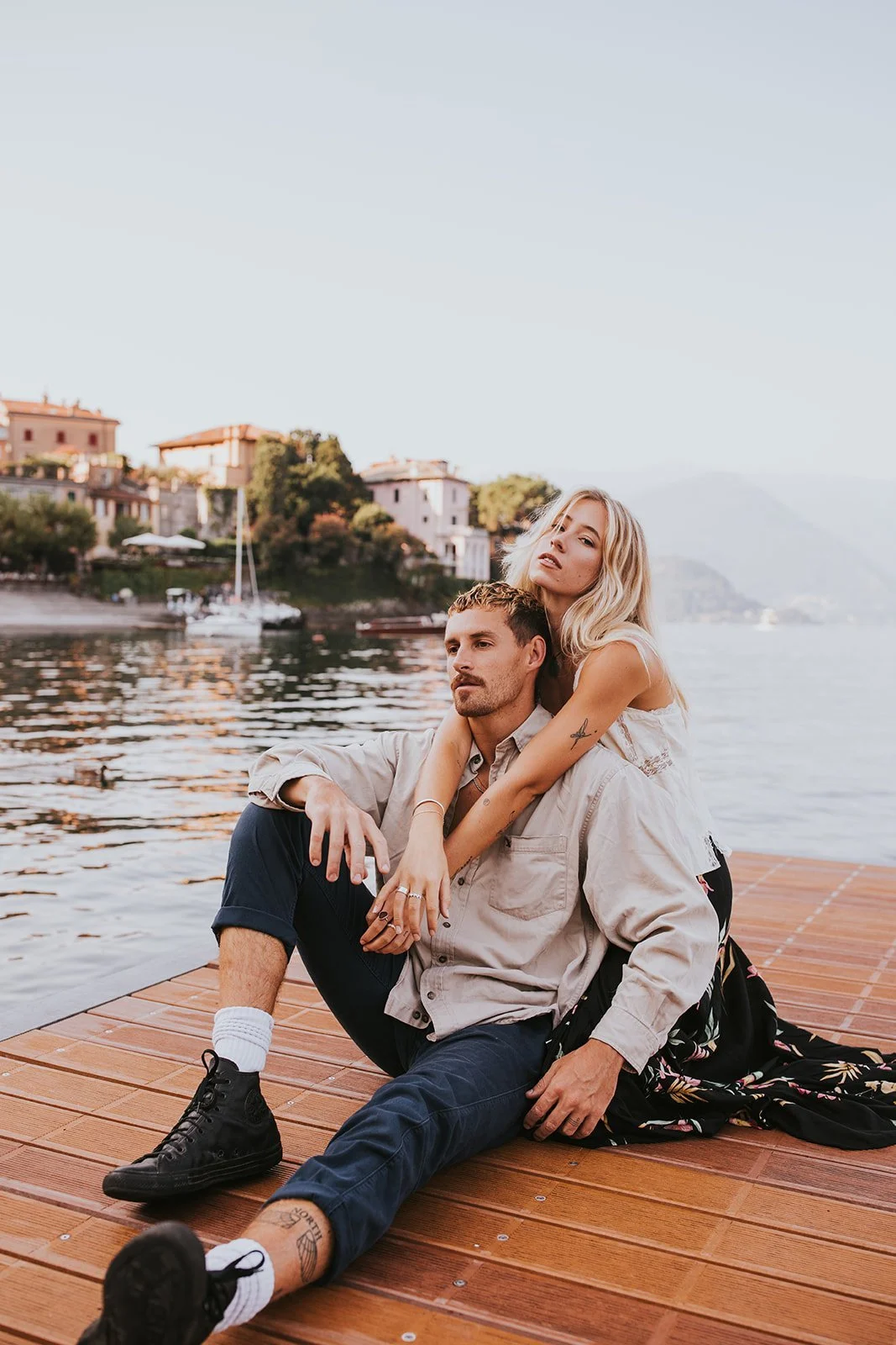 sunrise couples session in varenna, lake como couples session, lake como wedding photographer, lake como engagement photos, varenna wedding photographer, varenna engagement photos