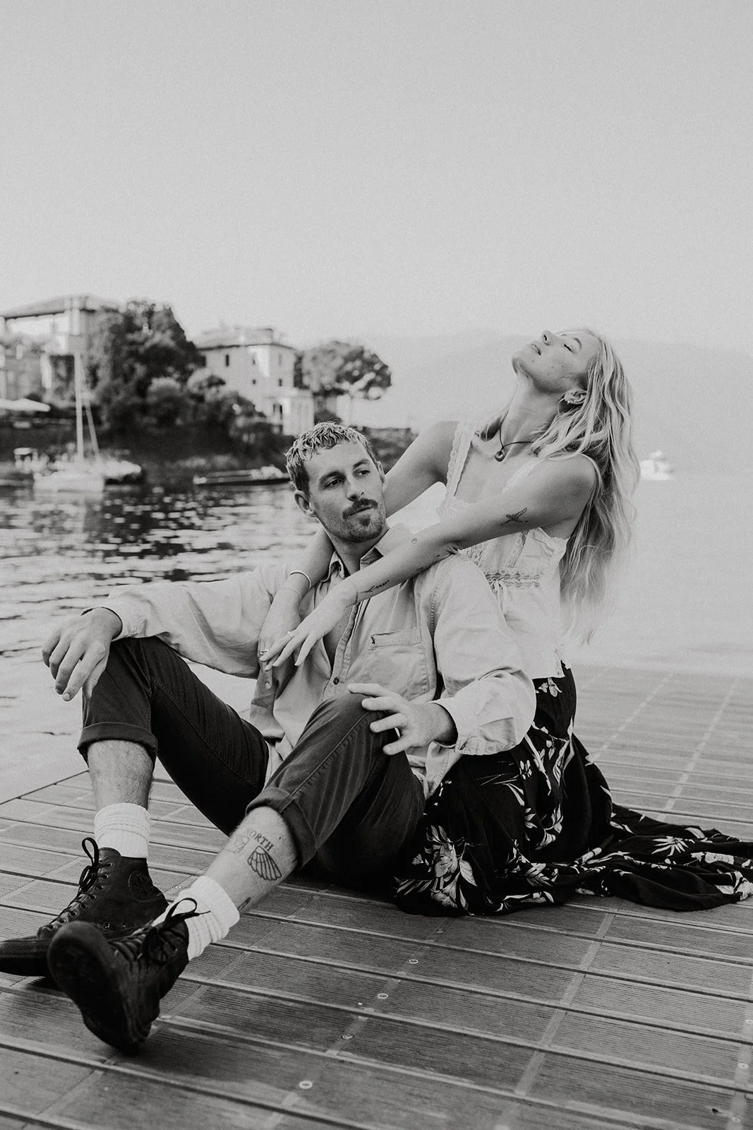 sunrise couples session in varenna, lake como couples session, lake como wedding photographer, lake como engagement photos, varenna wedding photographer, varenna engagement photos