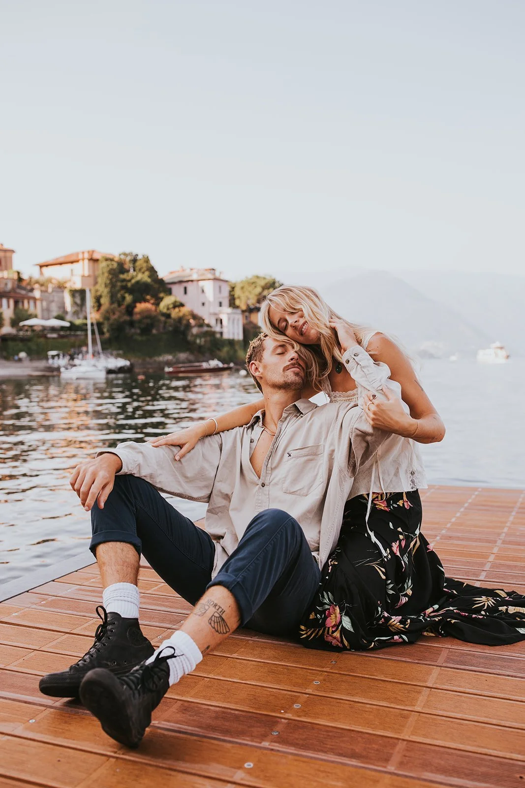 sunrise couples session in varenna, lake como couples session, lake como wedding photographer, lake como engagement photos, varenna wedding photographer, varenna engagement photos