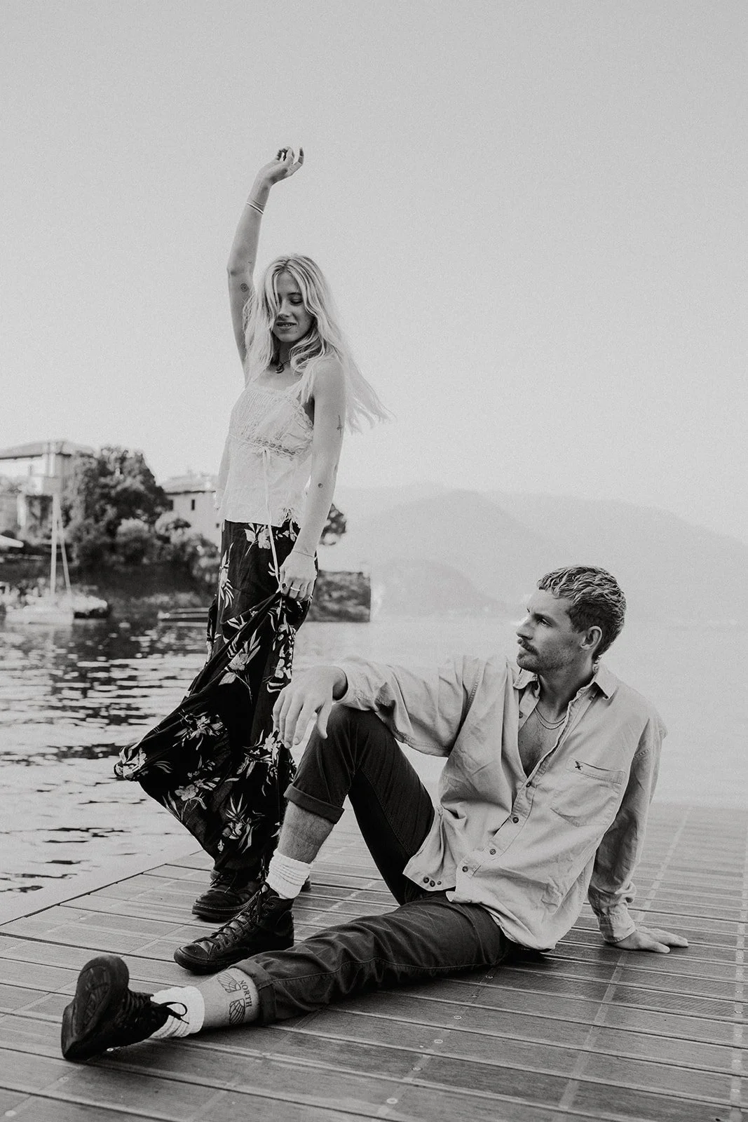 sunrise couples session in varenna, lake como couples session, lake como wedding photographer, lake como engagement photos, varenna wedding photographer, varenna engagement photos