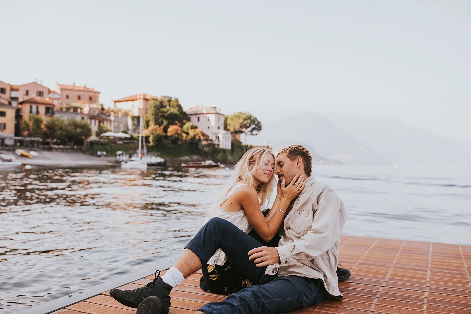 sunrise couples session in varenna, lake como couples session, lake como wedding photographer, lake como engagement photos, varenna wedding photographer, varenna engagement photos