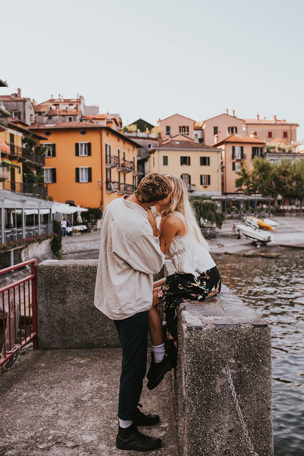 sunrise couples session in varenna, lake como couples session, lake como wedding photographer, lake como engagement photos, varenna wedding photographer, varenna engagement photos