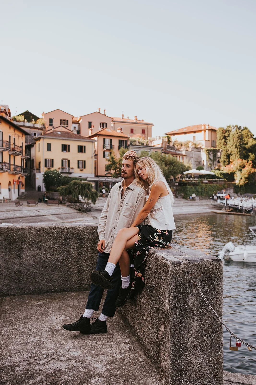 sunrise couples session in varenna, lake como couples session, lake como wedding photographer, lake como engagement photos, varenna wedding photographer, varenna engagement photos