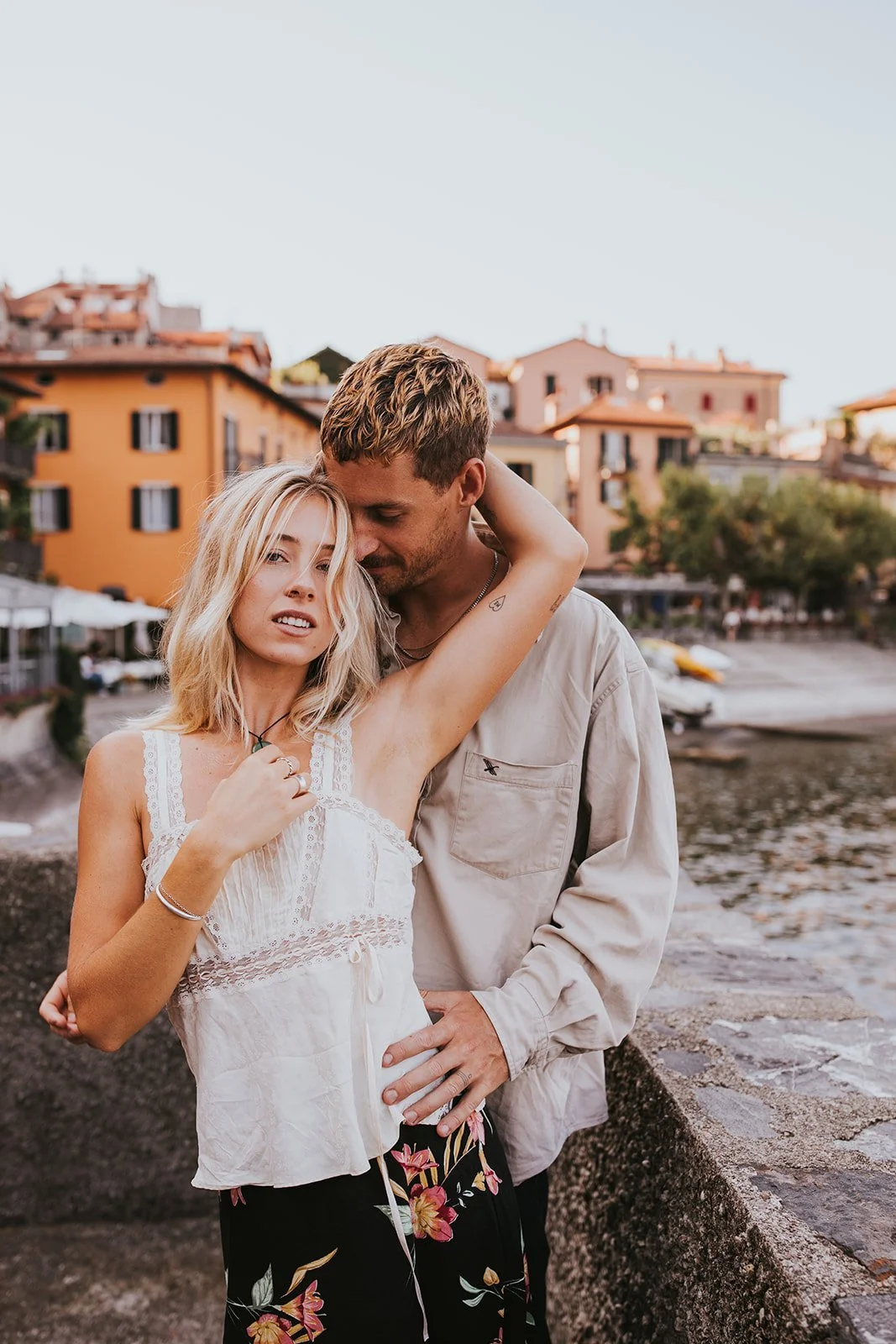 sunrise couples session in varenna, lake como couples session, lake como wedding photographer, lake como engagement photos, varenna wedding photographer, varenna engagement photos