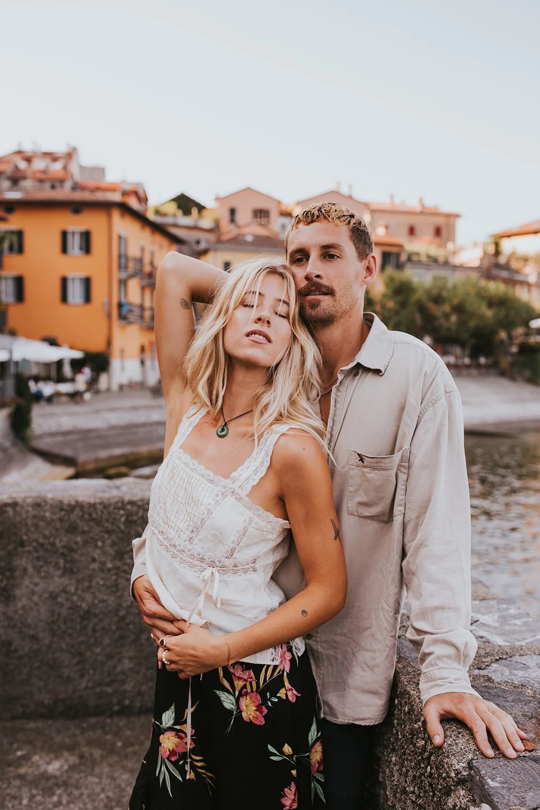 sunrise couples session in varenna, lake como couples session, lake como wedding photographer, lake como engagement photos, varenna wedding photographer, varenna engagement photos