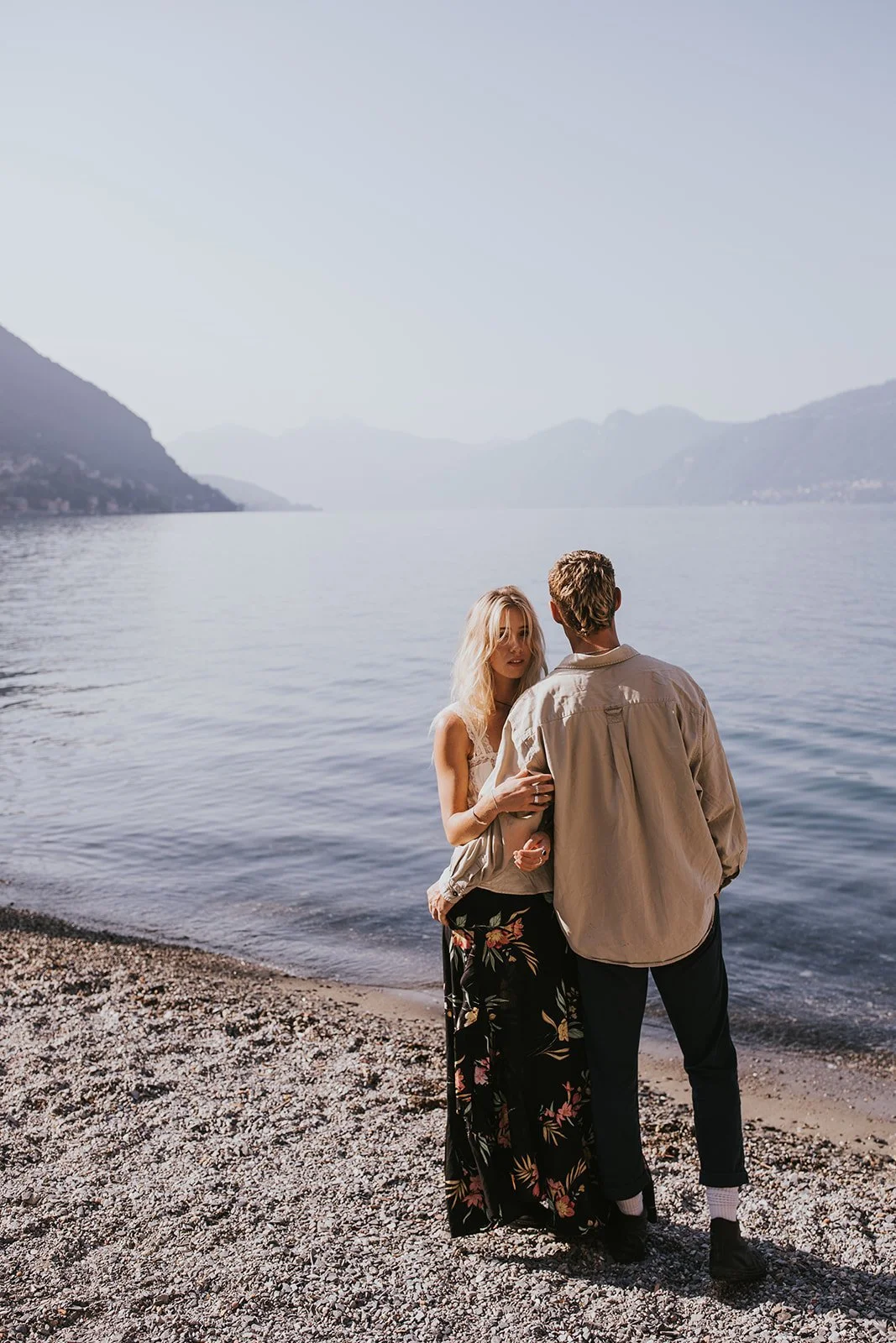 sunrise couples session in varenna, lake como couples session, lake como wedding photographer, lake como engagement photos, varenna wedding photographer, varenna engagement photos