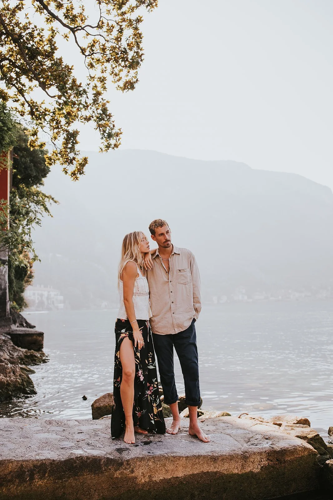 sunrise couples session in varenna, lake como couples session, lake como wedding photographer, lake como engagement photos, varenna wedding photographer, varenna engagement photos