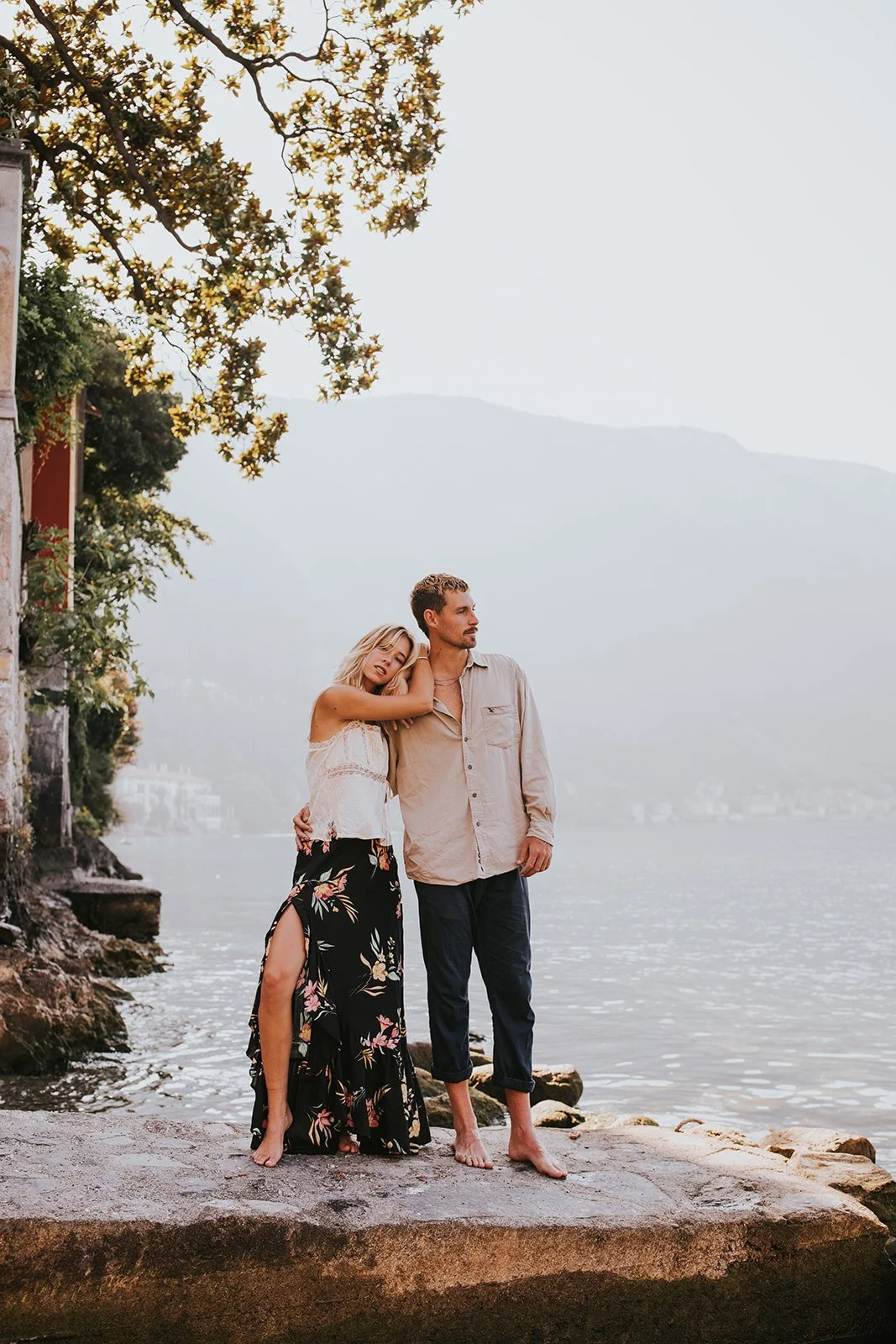 sunrise couples session in varenna, lake como couples session, lake como wedding photographer, lake como engagement photos, varenna wedding photographer, varenna engagement photos