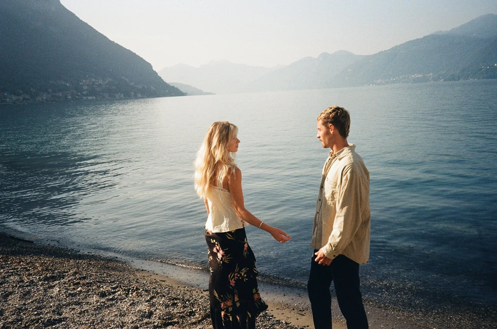sunrise couples session in varenna, lake como couples session, lake como wedding photographer, lake como engagement photos, varenna wedding photographer, varenna engagement photos