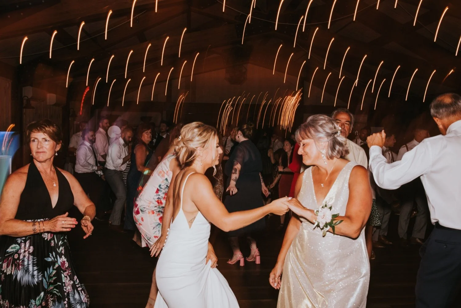 Hudson Valley Wedding Photographer, New York Wedding, New York Wedding Photographer, Hudson Valley Wedding, Red Maple Vineyard, Red Maple Vineyard Wedding