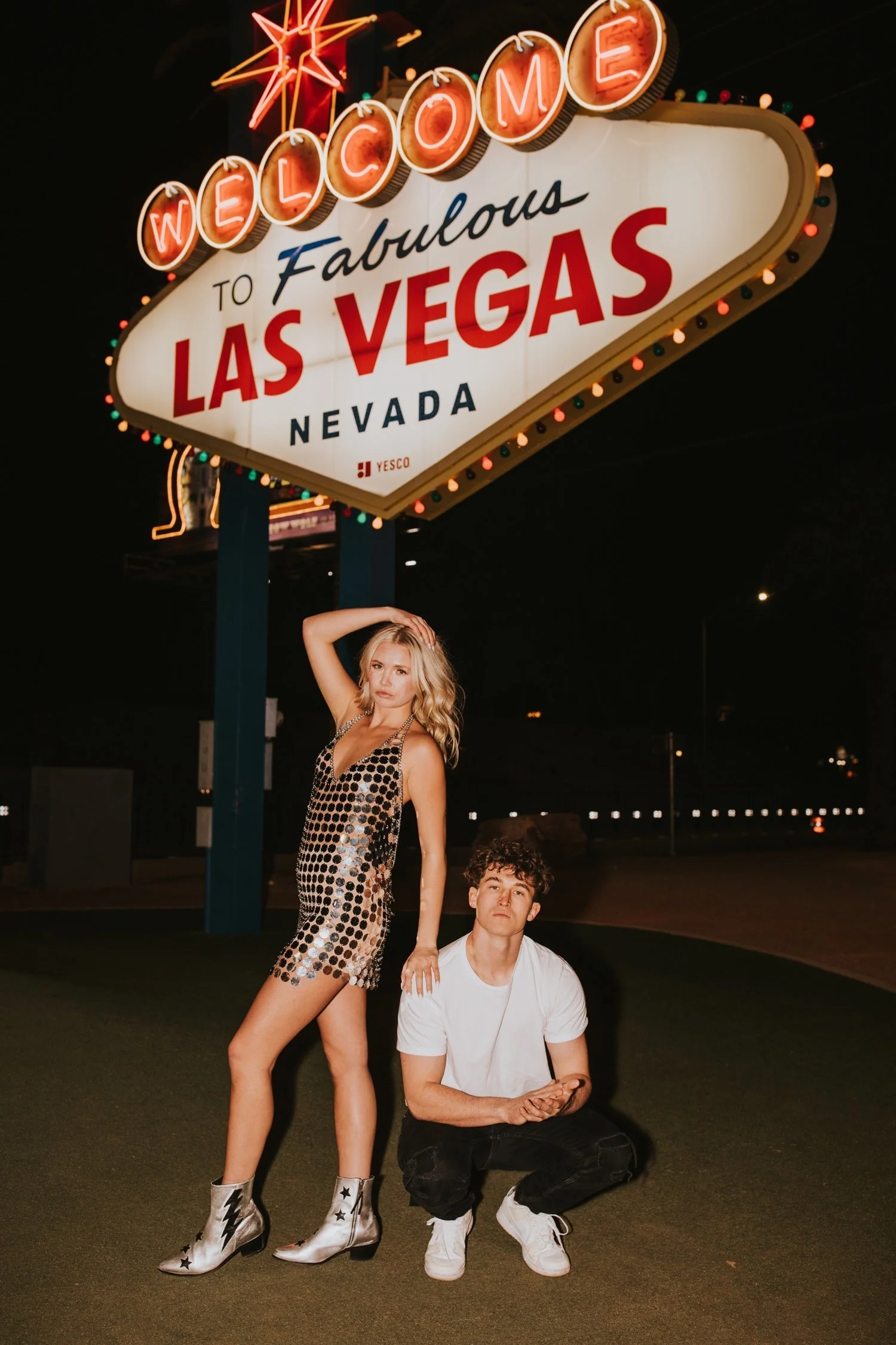 las vegas wedding photographer, las vegas wedding, welcome to las vegas sign, hudson valley wedding photographer, nevada wedding, vegas elopement, vegas, elopement photographer