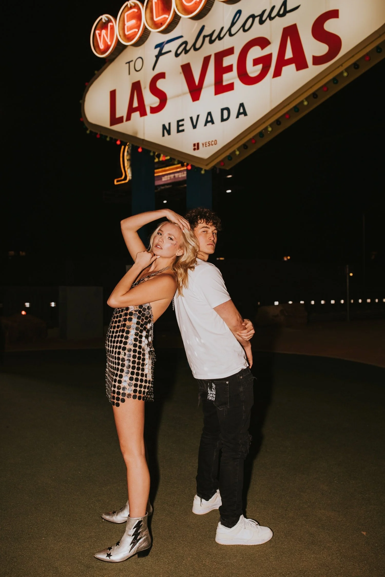 las vegas wedding photographer, las vegas wedding, welcome to las vegas sign, hudson valley wedding photographer, nevada wedding, vegas elopement, vegas, elopement photographer