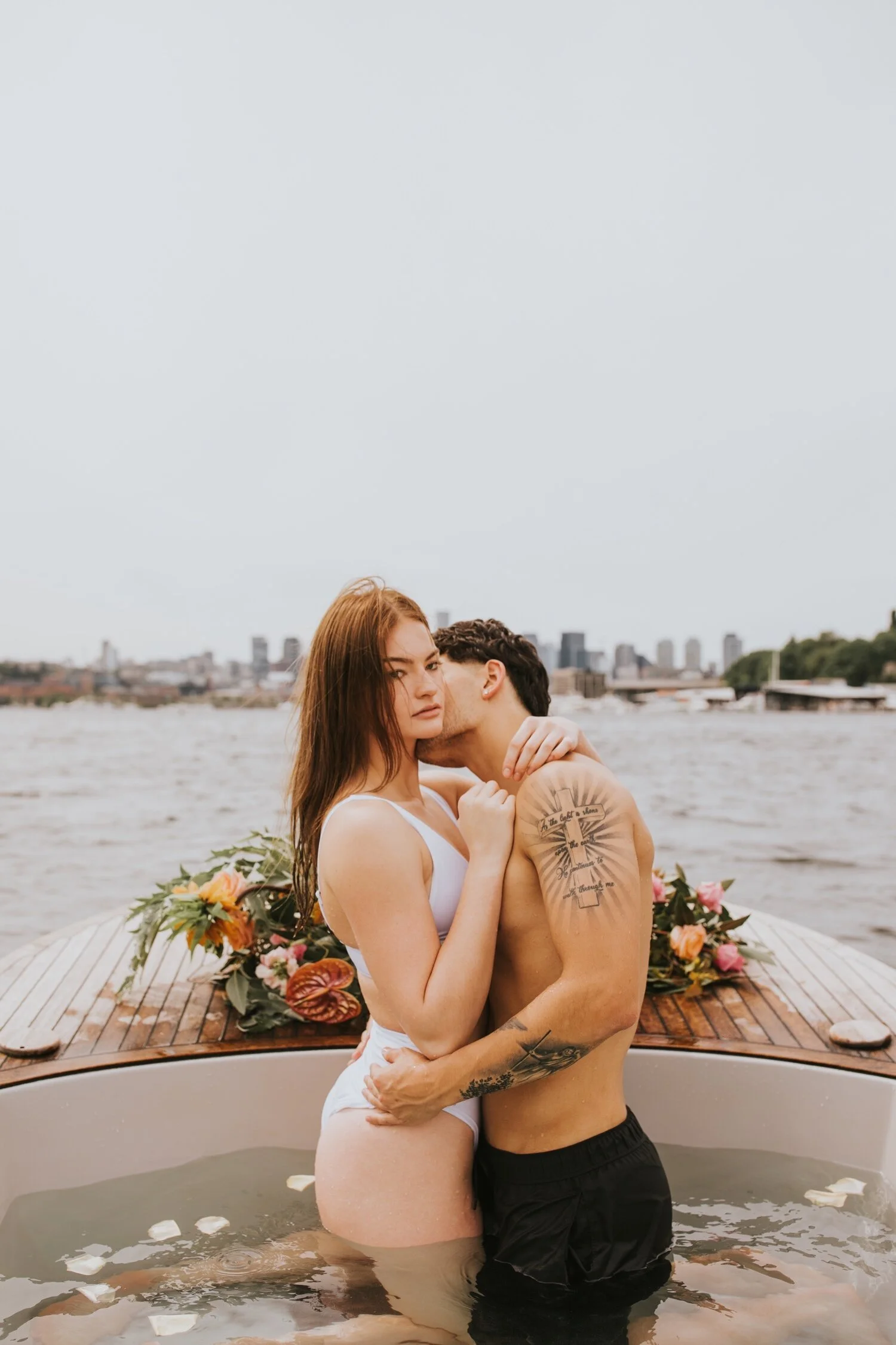 seattle engagement session, hot tub boat, seattle wedding photographer, hudson valley wedding photographer, new york wedding photographer, seattle couples session, seattle hot tub boat