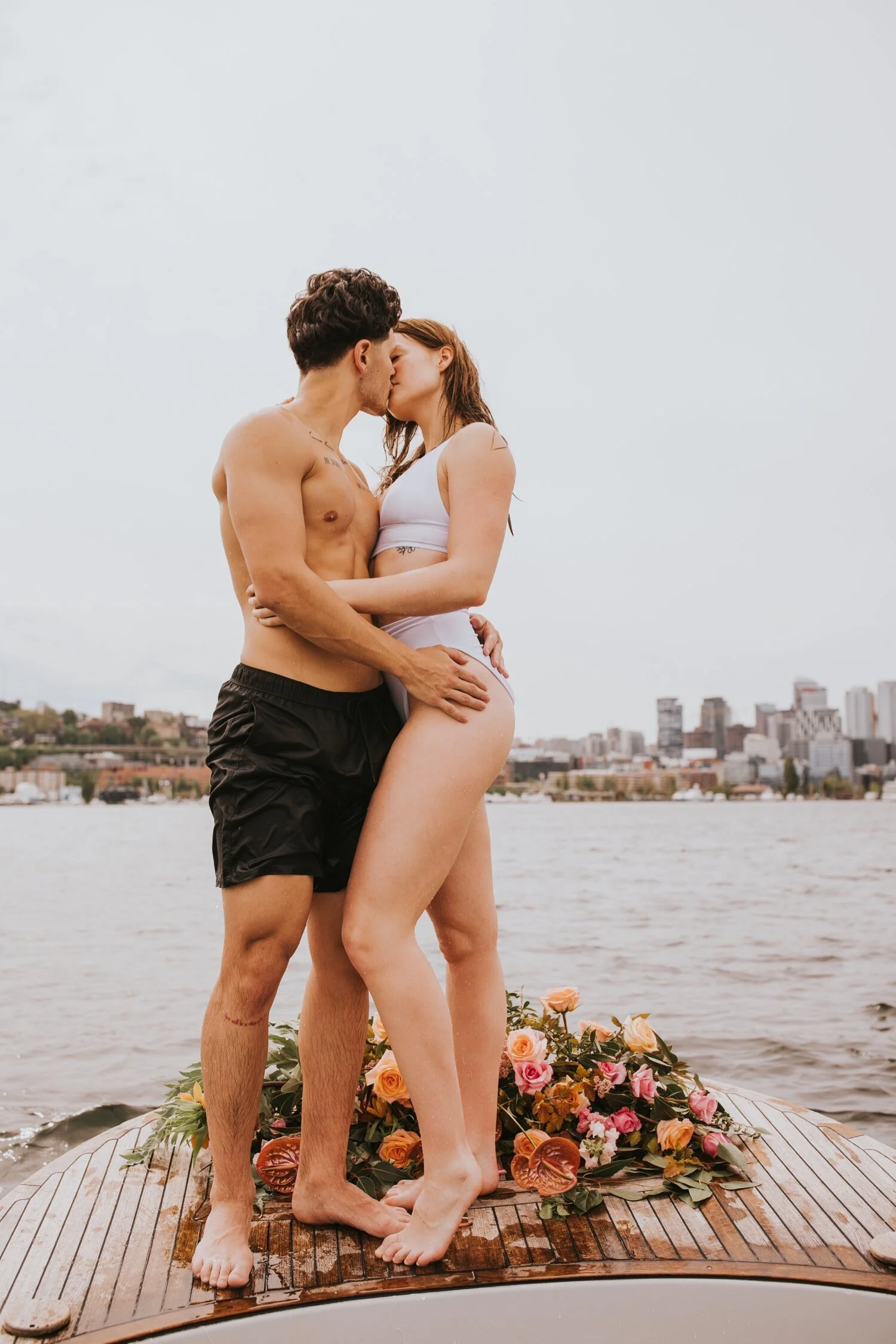 seattle engagement session, hot tub boat, seattle wedding photographer, hudson valley wedding photographer, new york wedding photographer, seattle couples session, seattle hot tub boat