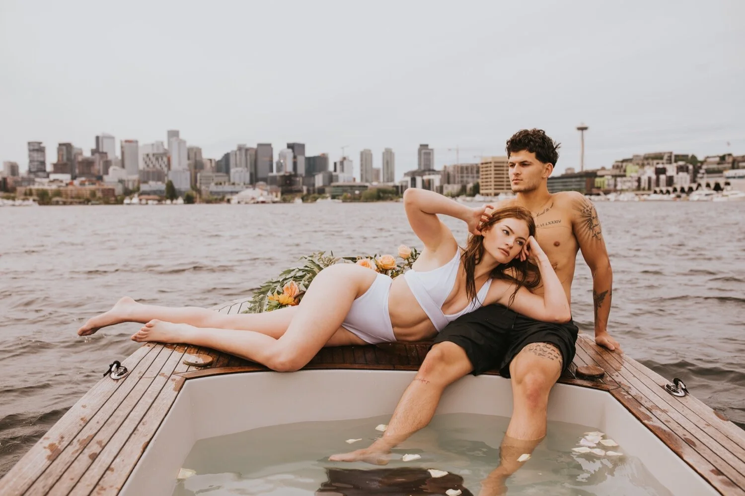 seattle engagement session, hot tub boat, seattle wedding photographer, hudson valley wedding photographer, new york wedding photographer, seattle couples session, seattle hot tub boat