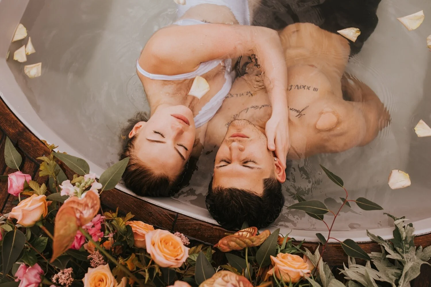 seattle engagement session, hot tub boat, seattle wedding photographer, hudson valley wedding photographer, new york wedding photographer, seattle couples session, seattle hot tub boat