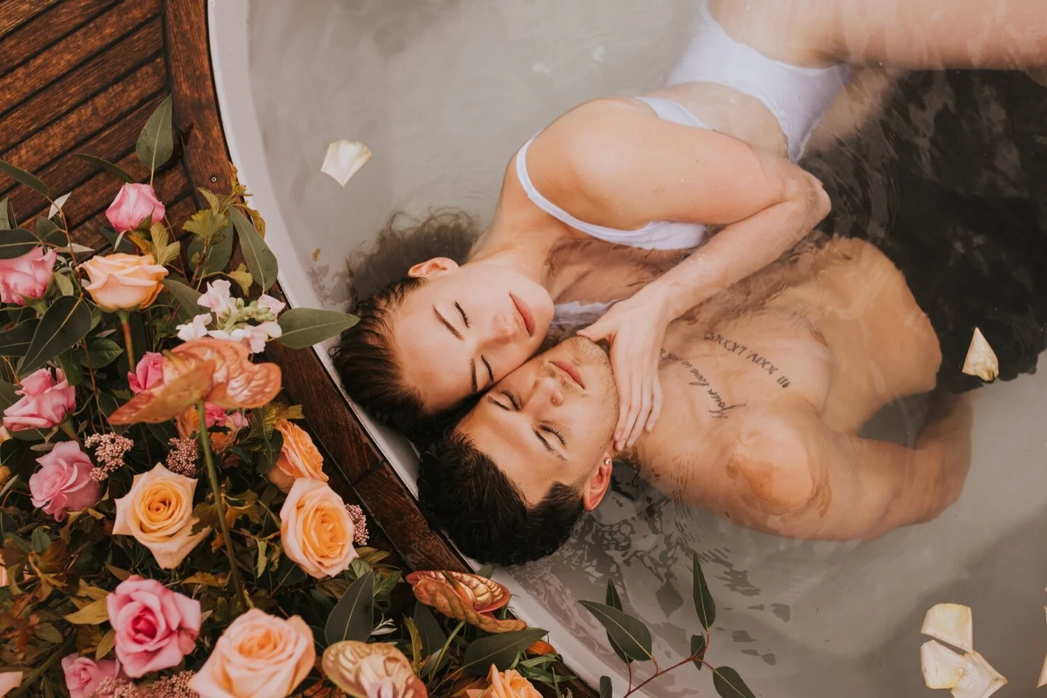 seattle engagement session, hot tub boat, seattle wedding photographer, hudson valley wedding photographer, new york wedding photographer, seattle couples session, seattle hot tub boat