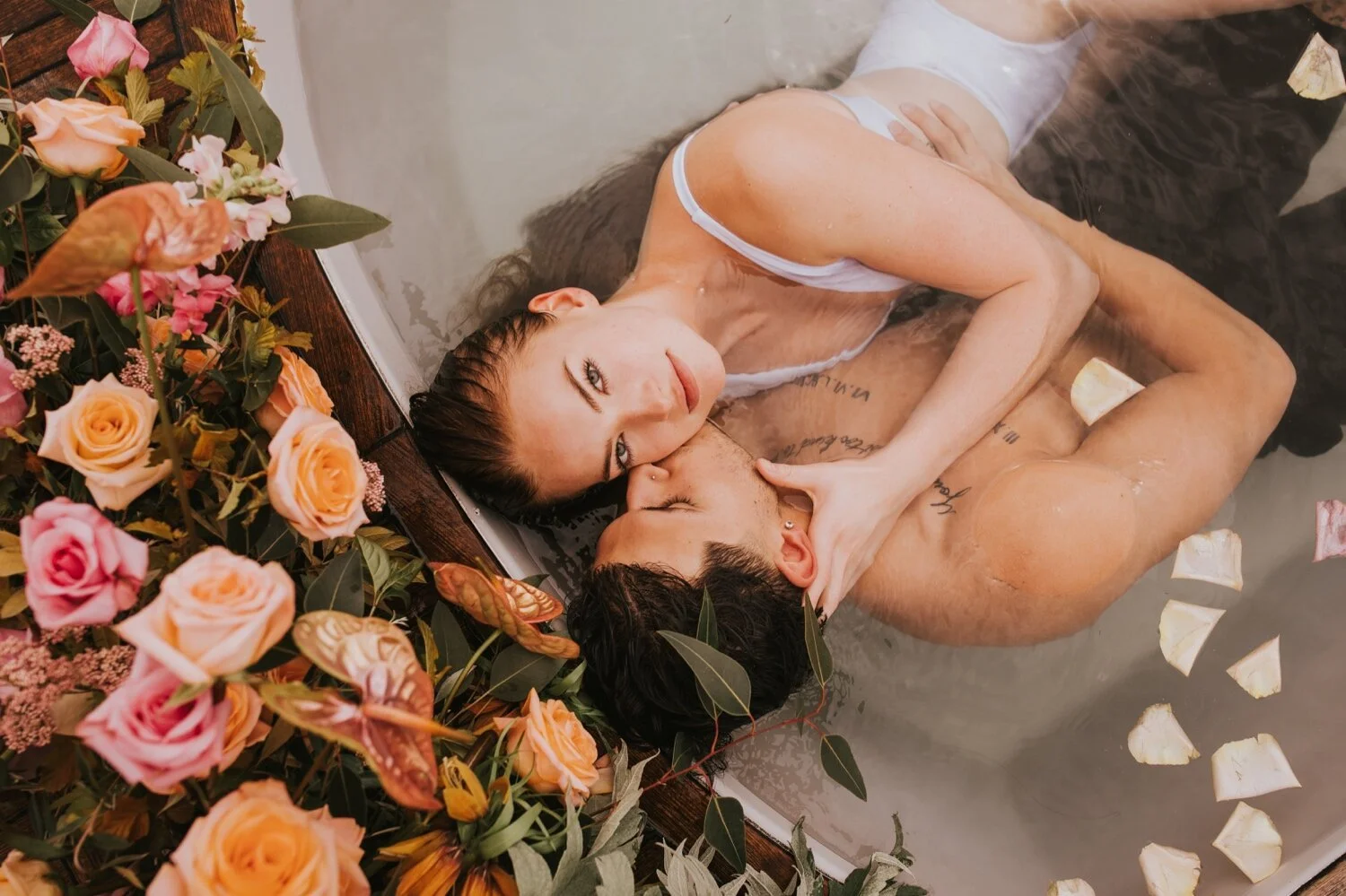 seattle engagement session, hot tub boat, seattle wedding photographer, hudson valley wedding photographer, new york wedding photographer, seattle couples session, seattle hot tub boat