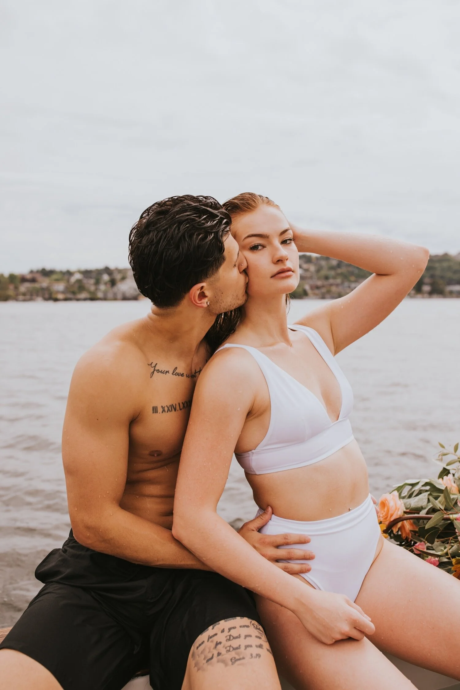 seattle engagement session, hot tub boat, seattle wedding photographer, hudson valley wedding photographer, new york wedding photographer, seattle couples session, seattle hot tub boat
