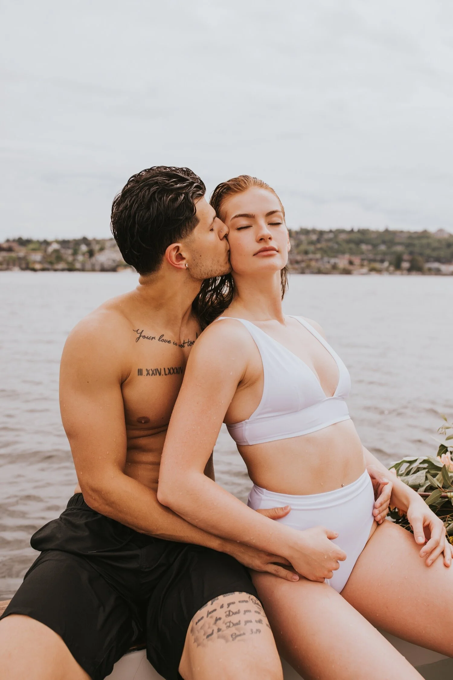 seattle engagement session, hot tub boat, seattle wedding photographer, hudson valley wedding photographer, new york wedding photographer, seattle couples session, seattle hot tub boat