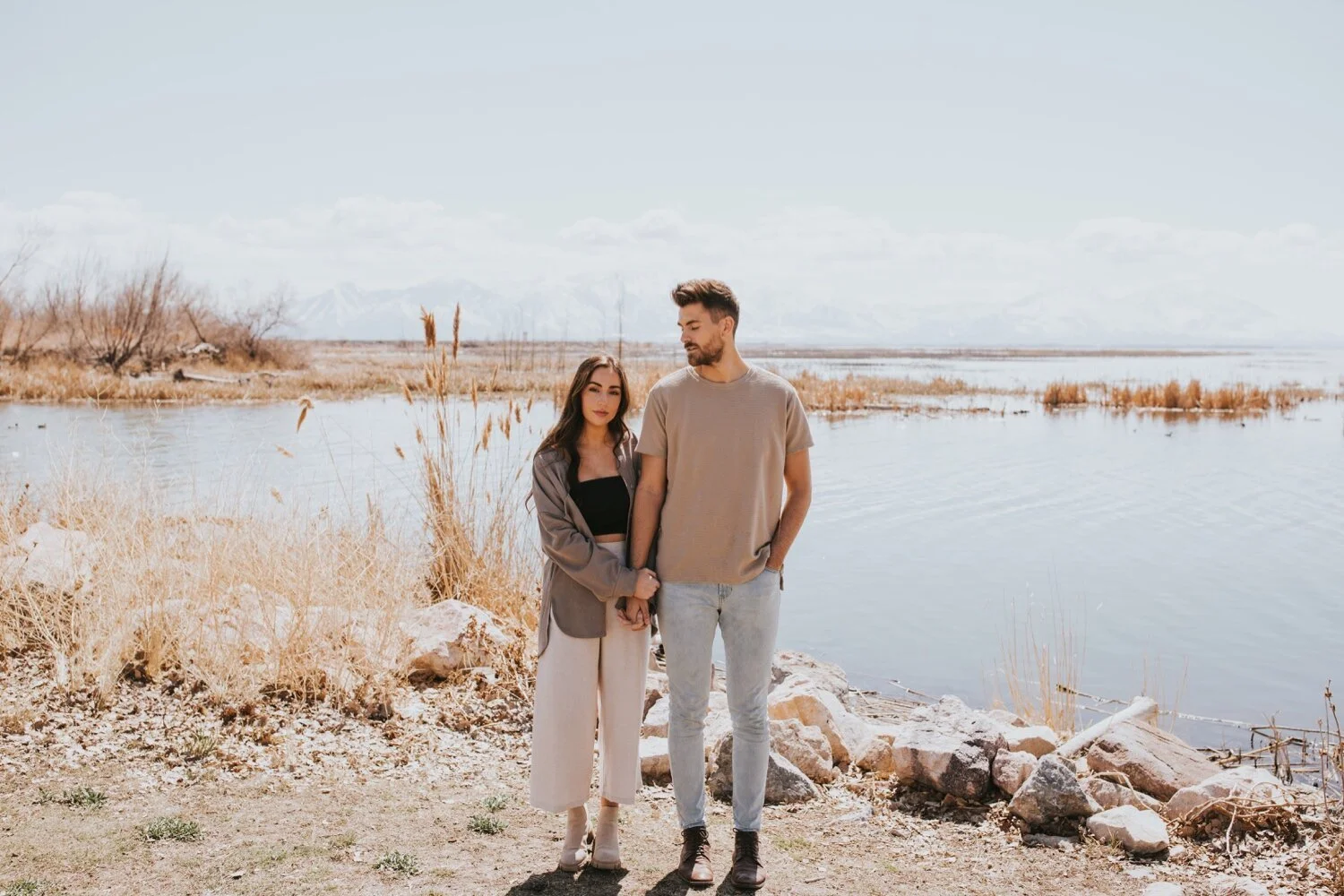 Utah Wedding Photographer, Utah Lake State Park, Utah engagement session, salt lake city wedding photographer, salt lake city engagement photos, engagement photos, outfit inspo, utah engagement photos