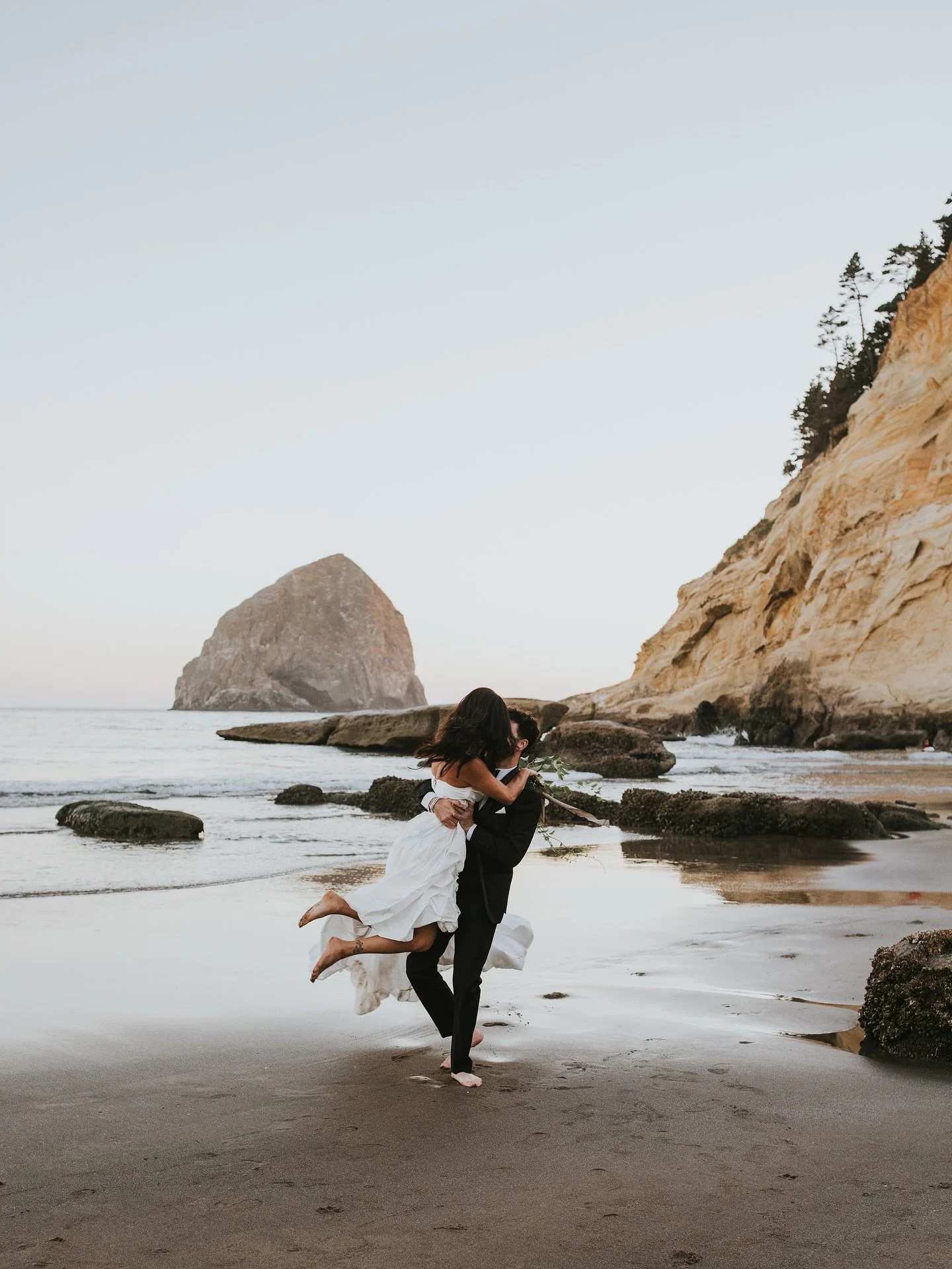 Photographer friends - this announcement is for you ✨

If you are looking to attend Oregon I need to know within the next week! I don&rsquo;t mind pushing it if it&rsquo;s not the right time of year, season of life, etc. but I need to have input from