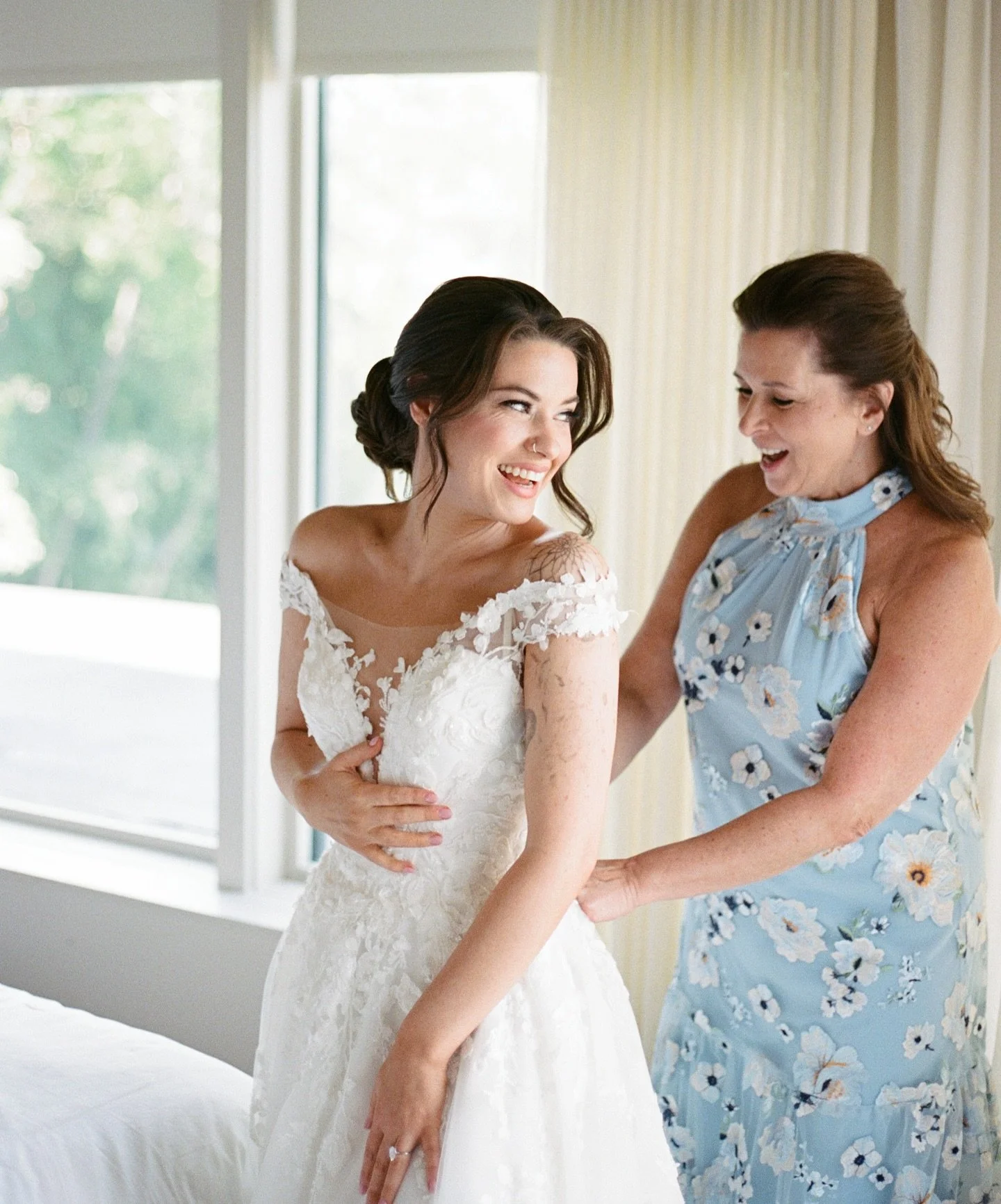 Some filmy pics from this beautiful summer wedding at @roundhousebeacon ✨