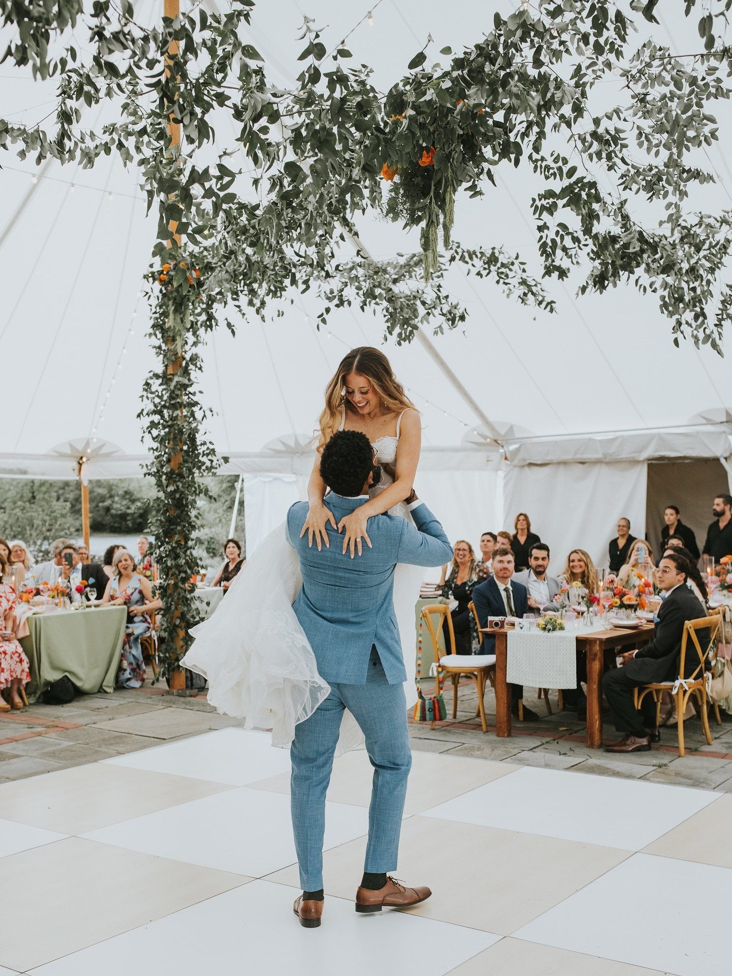 This beautiful day is going up on the blog today! ✨

Planner @wildflowereventsdesign
Photographer @jordanjankunphotography
Florist @lavenderandleaf
Content Creator @dashmediadesign
Signage @hollywinnieco
Caterer @lolas_weddingandevents
Beauty @bridal