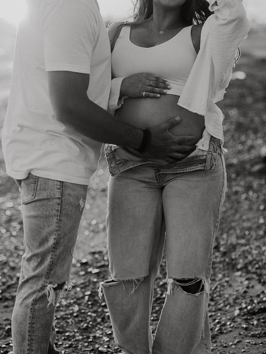 So many maternity sessions up on the deck in the next few months and I&rsquo;m so excited. ✨ I can squeeze in one more session for this spring so don&rsquo;t hesitate to reach out! Can be maternity, family, engagement, etc. I will be on maternity lea