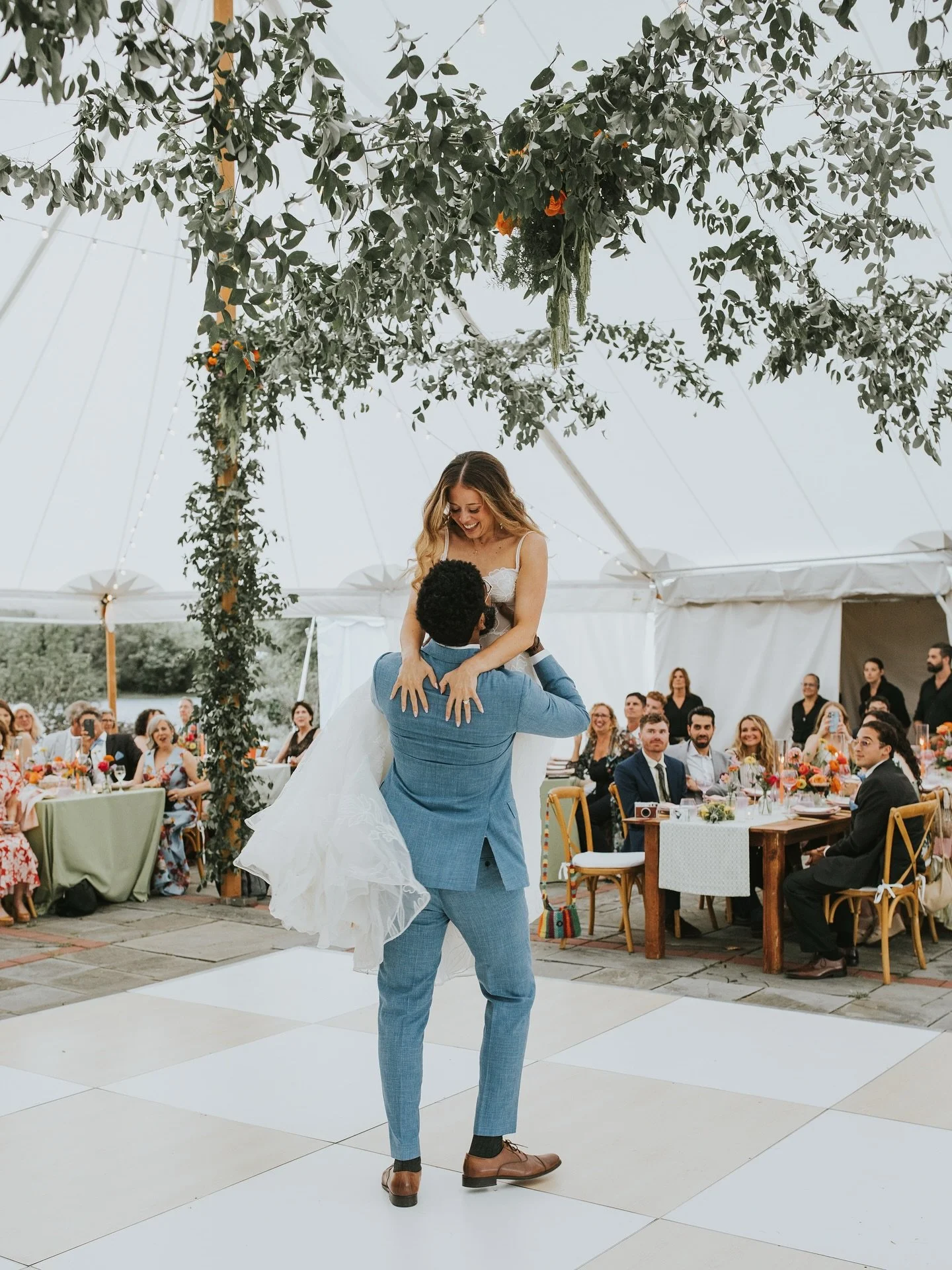 This beautiful day is going up on the blog today! ✨

Planner @wildflowereventsdesign
Photographer @jordanjankunphotography
Florist @lavenderandleaf
Content Creator @dashmediadesign
Signage @hollywinnieco
Caterer @lolas_weddingandevents
Beauty @bridal