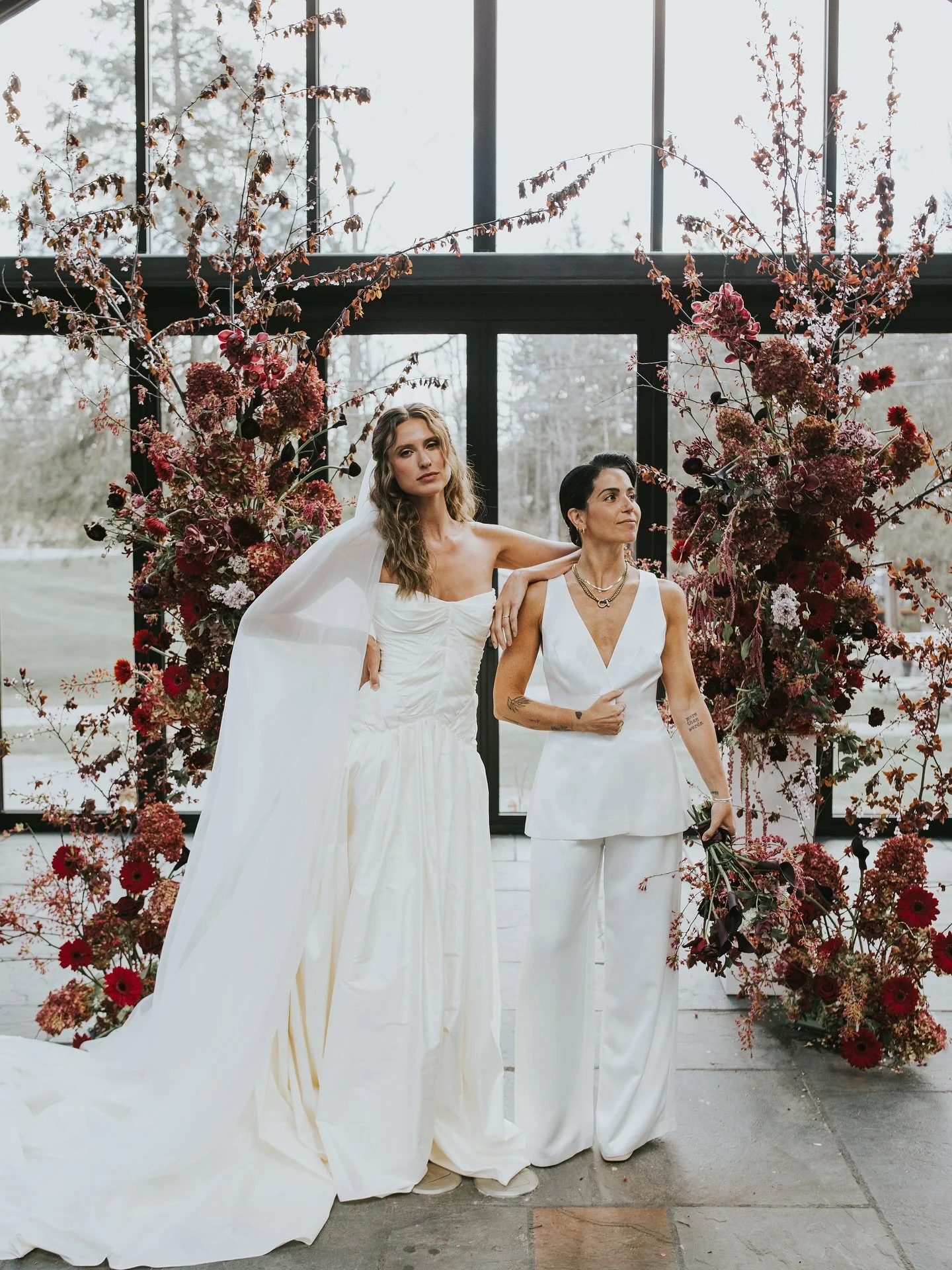 Double posting in one day because I am SO excited to show these pics off ✨

Venue: Cedar Lakes Estate @thesistersofcedarlakes 

Couple: Katie + Jess @katiebarna @jesscaiola 

Florals: Tame Florals @tameflorals 

Hair + Makeup: Kindred Beauty Co @kind