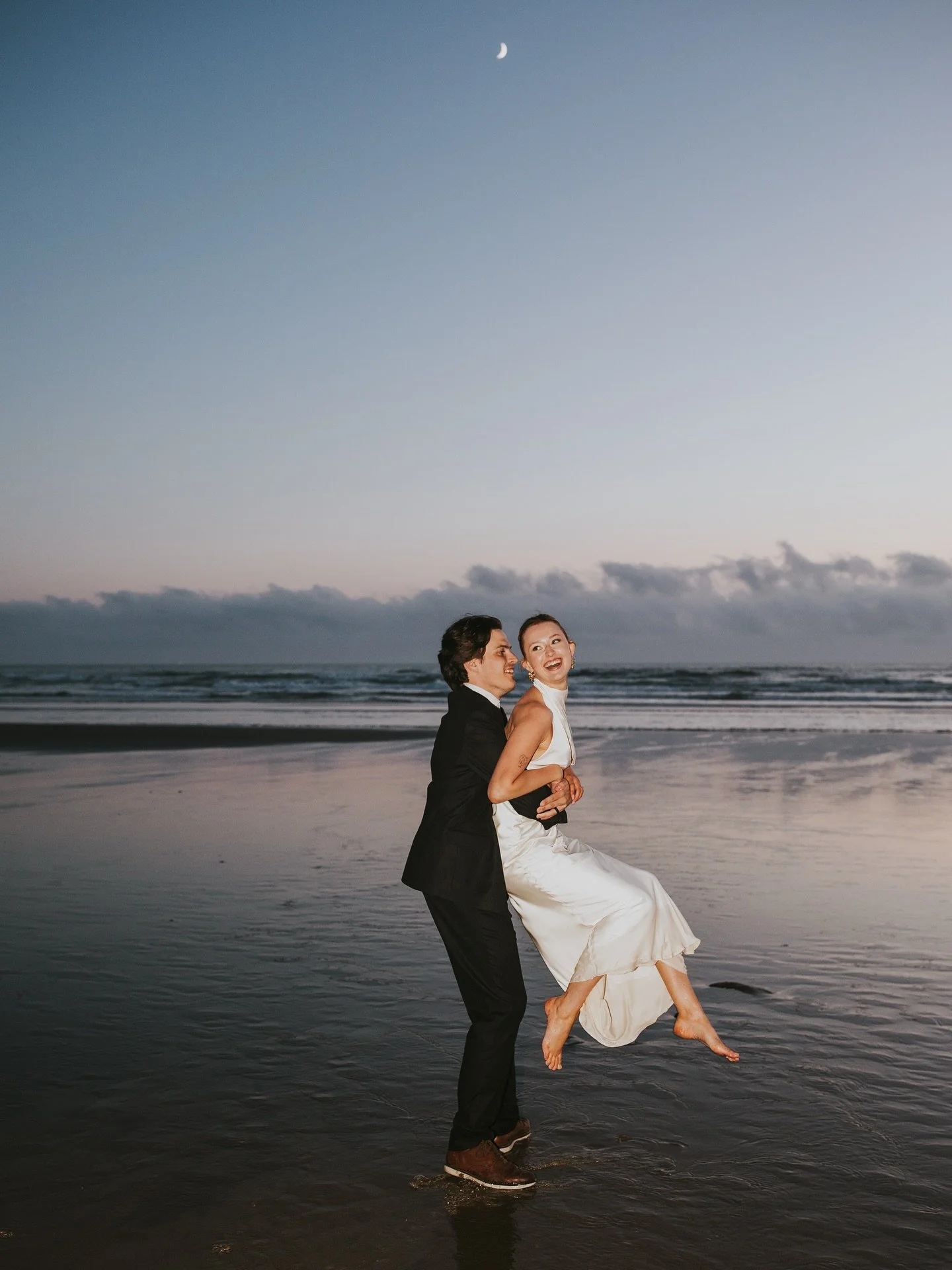 I will be on maternity leave in just a few weeks and have some announcements! ✨

Photographer friends - there are FOUR discounted spots left to attend Oregon in September! 

Current/Potential Clients - I will be out of office from the last week of Ju