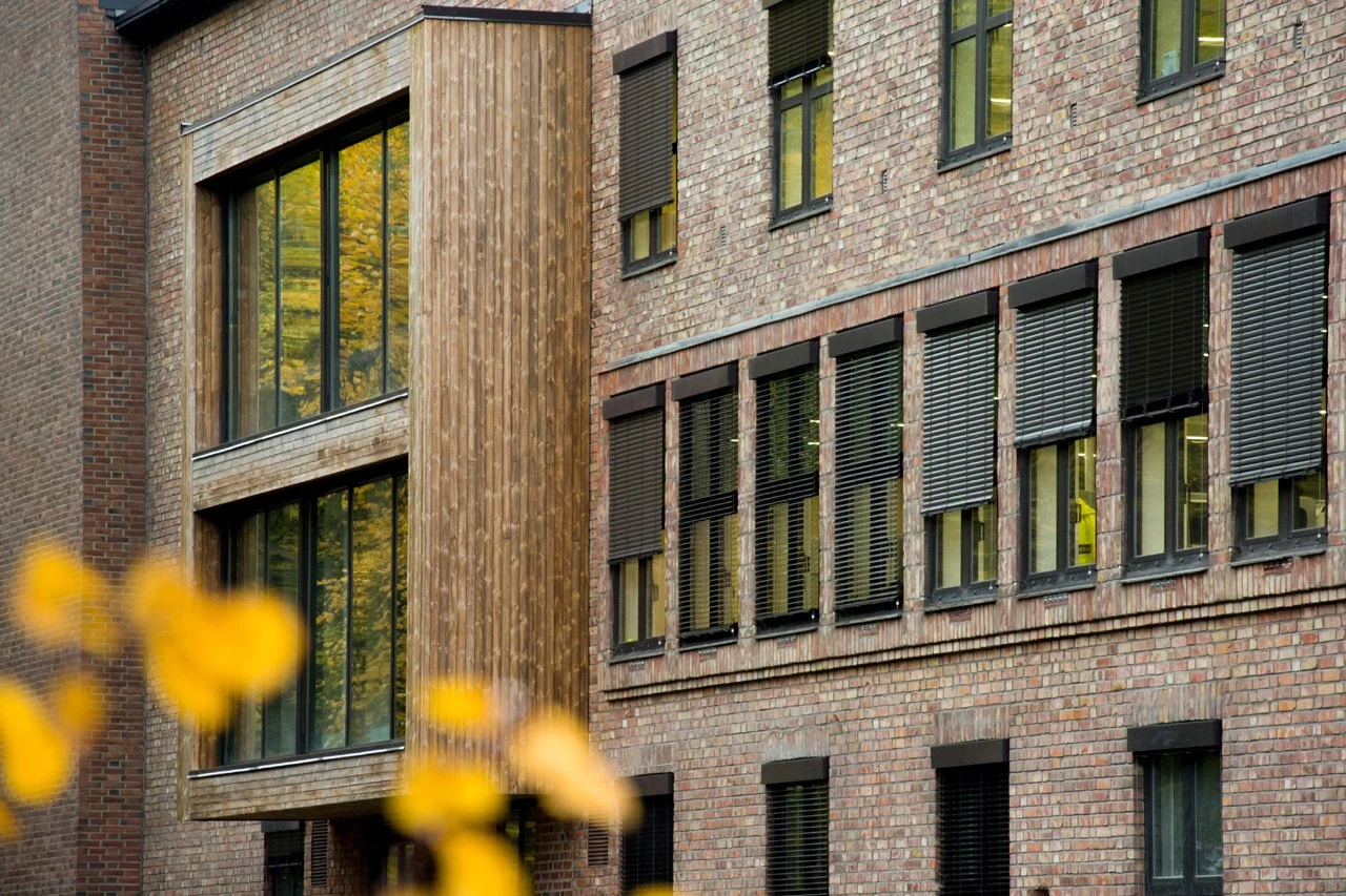 LOKOMOTIVSTALLEN - VARIOUS ARCHITECTS 