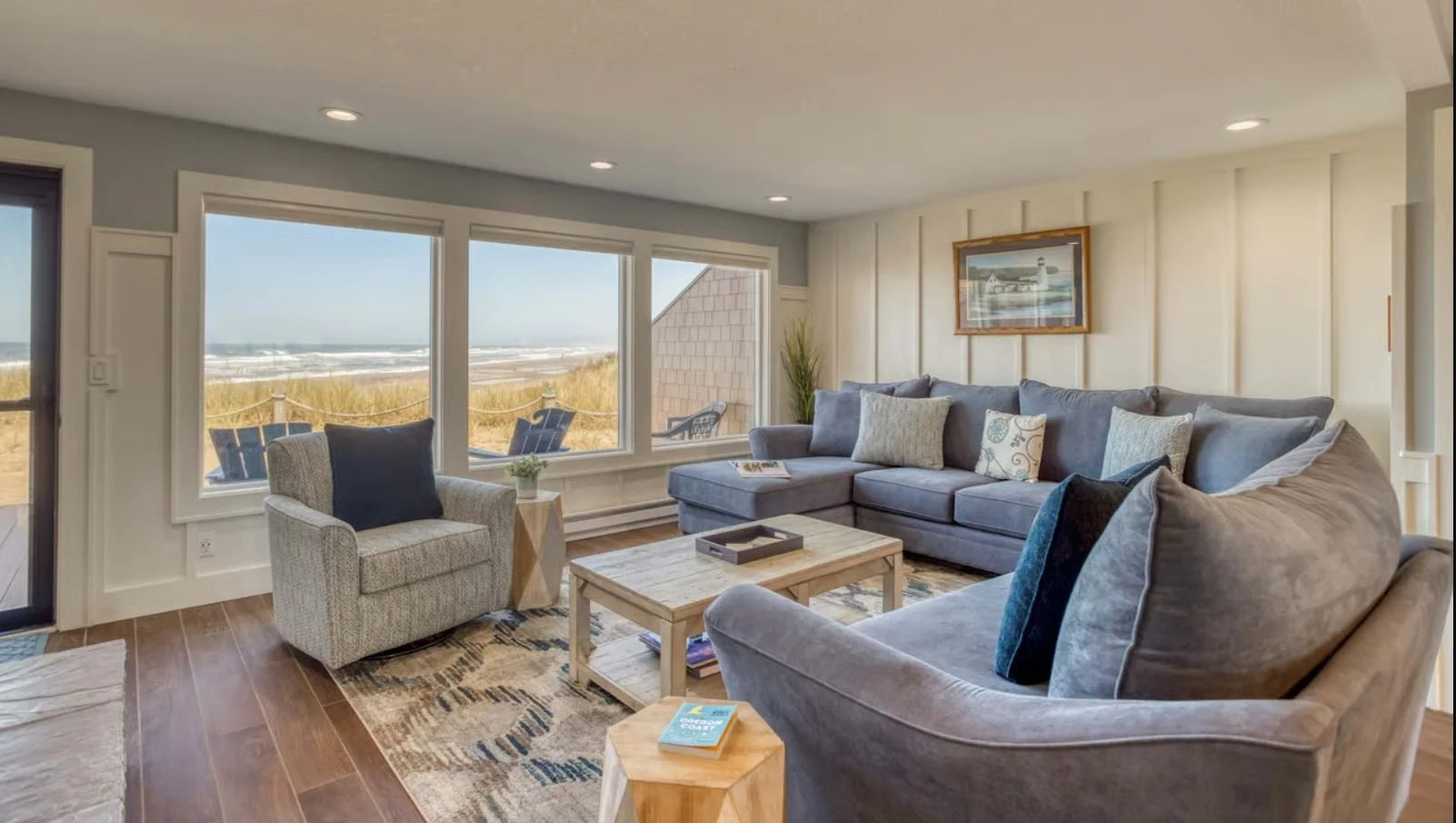 Breakers 10 living room.JPG