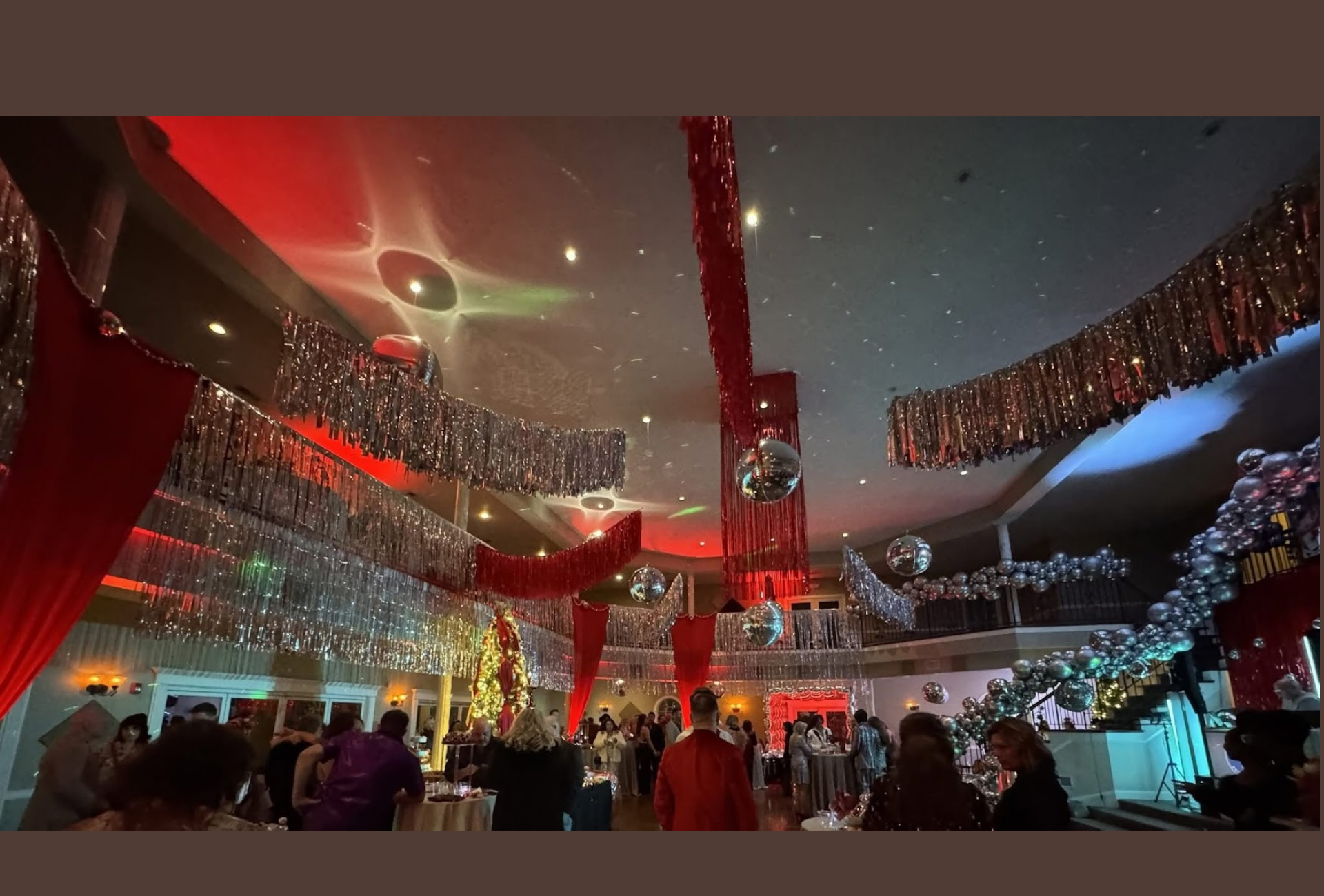 Rustic table setting at one of Laurie’s customers wedding.