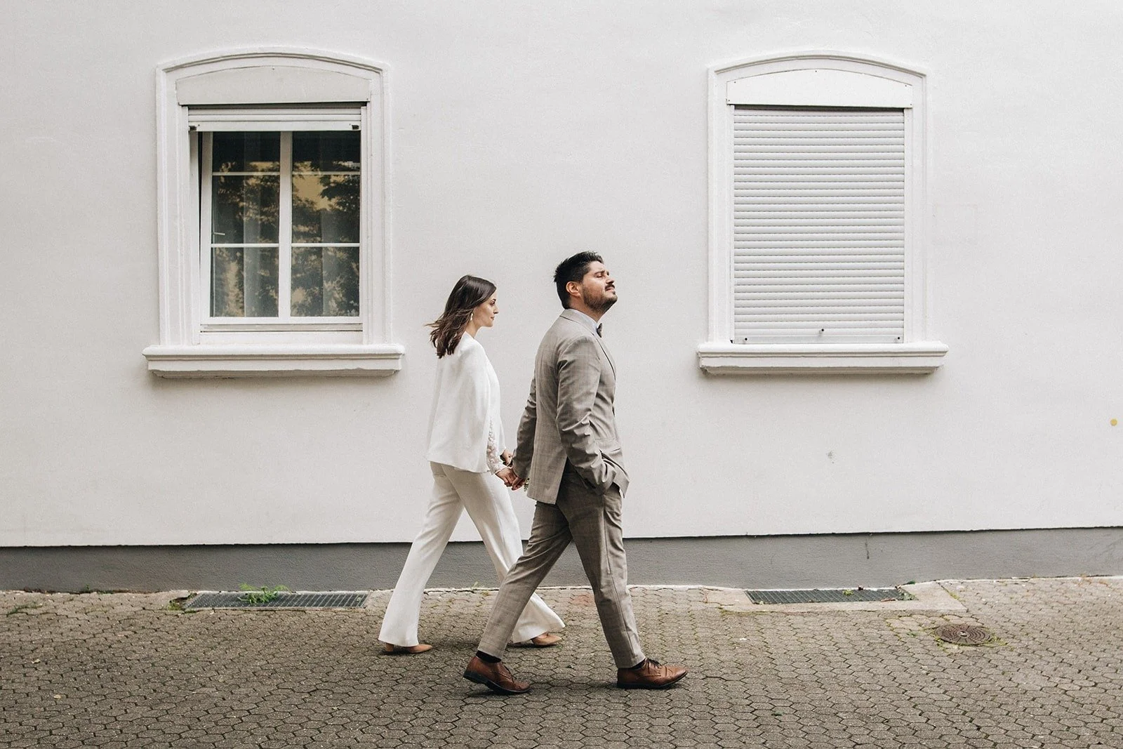 Izzy &amp; Carsten, nach der standesamtlichen Trauung 🦋

#hochzeitsaarland #hochzeitsfotografinsaarland #hochzeisfotografiesaarland #hochzeitsreportage #hochzeitsreportagesaarland #fotografinsaarland