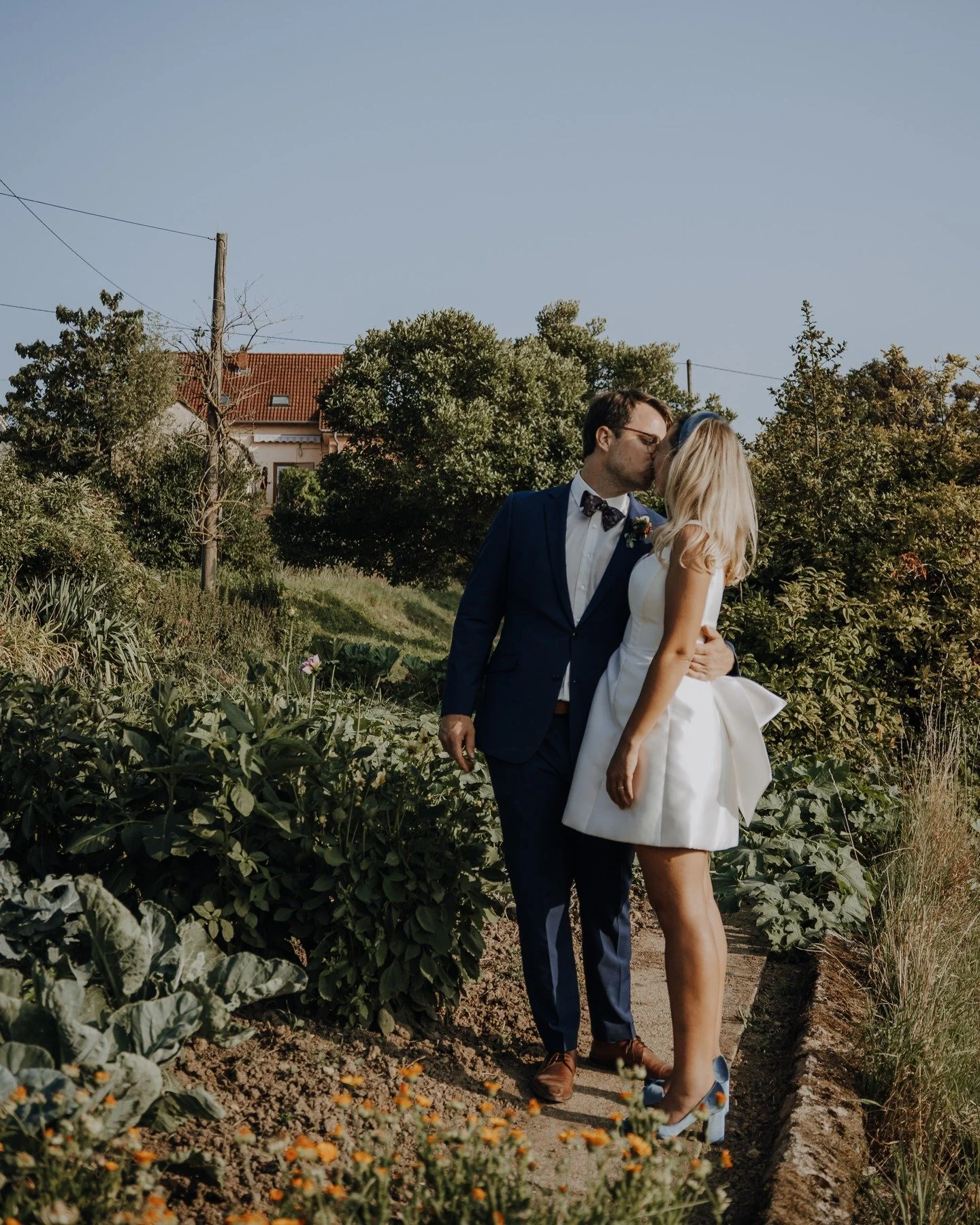 Marisa &amp; Johannes, Juli 2025 ❤️

#hochzeitsaarland #hochzeitsreportage #hochzeitsfotografinsaarland #hochzeitsfotografie #fotografinsaarland #hochzeitindenweinbergen #brautpaarshooting