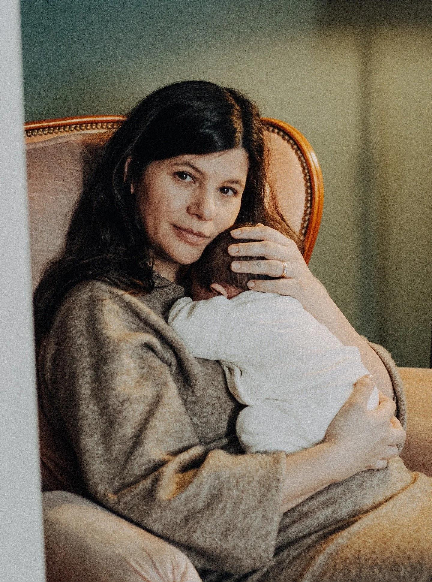 Aus der Newborn Homestory mit Julia &amp; F. 🌱

Danke, f&uuml;r euer immer wiederkehrendes Vertrauen.

#motherhoodfotografie #familienfotografiesaarland #fotografinsaarland #familienfotografiesaarland #newbornfotografiesaarland #newbornshooting #mot