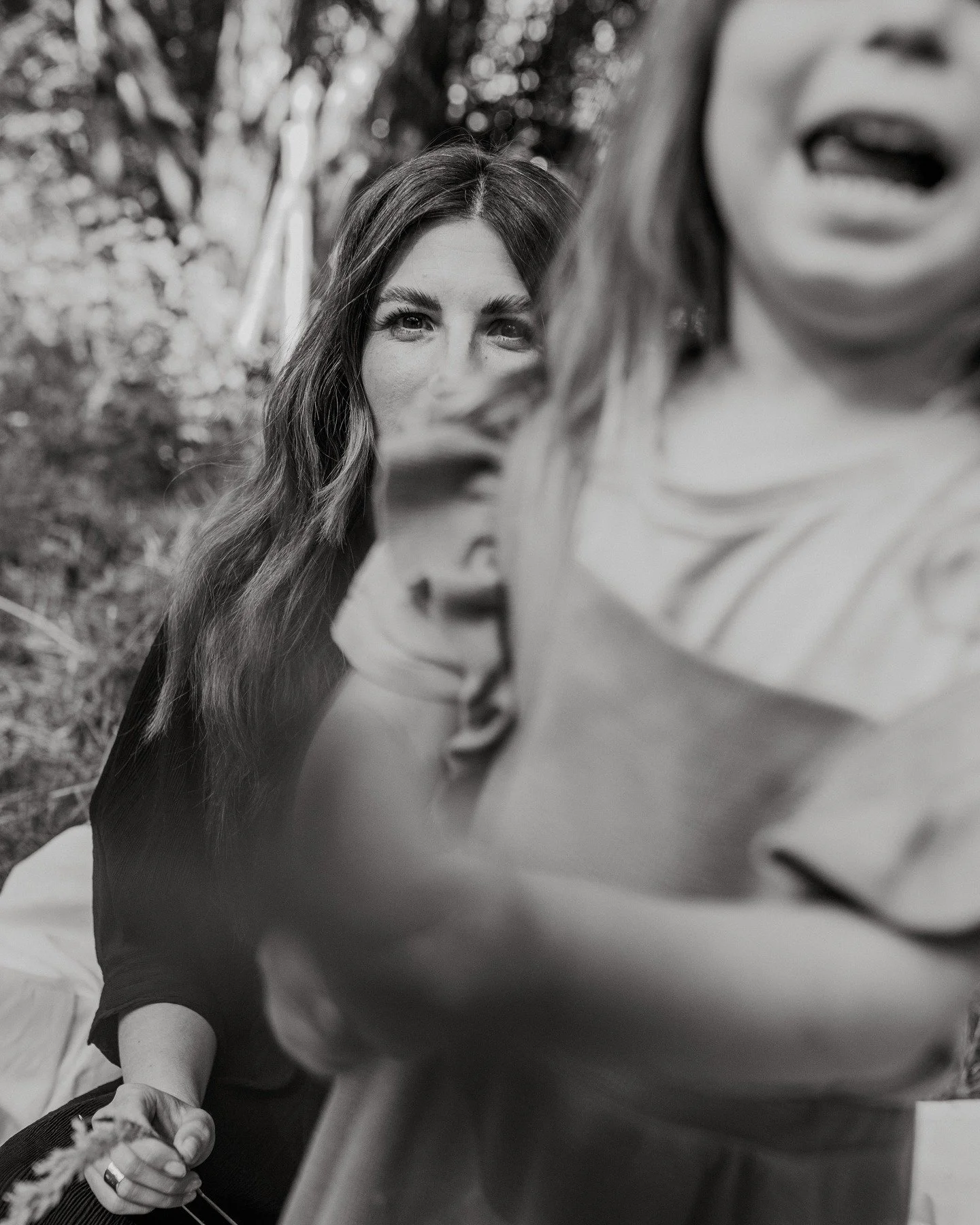 Momente I M &amp; M beim Mutter &amp; Kind Shooting zwischen Wiese und Wald. 🦋

Dieses Shooting war die Initialz&uuml;ndung f&uuml;r meine "Cara Mamma" Shootings, bei denen es f&uuml;r eine Weile nur um Mutter und Kind(er) geht. Nur um euc